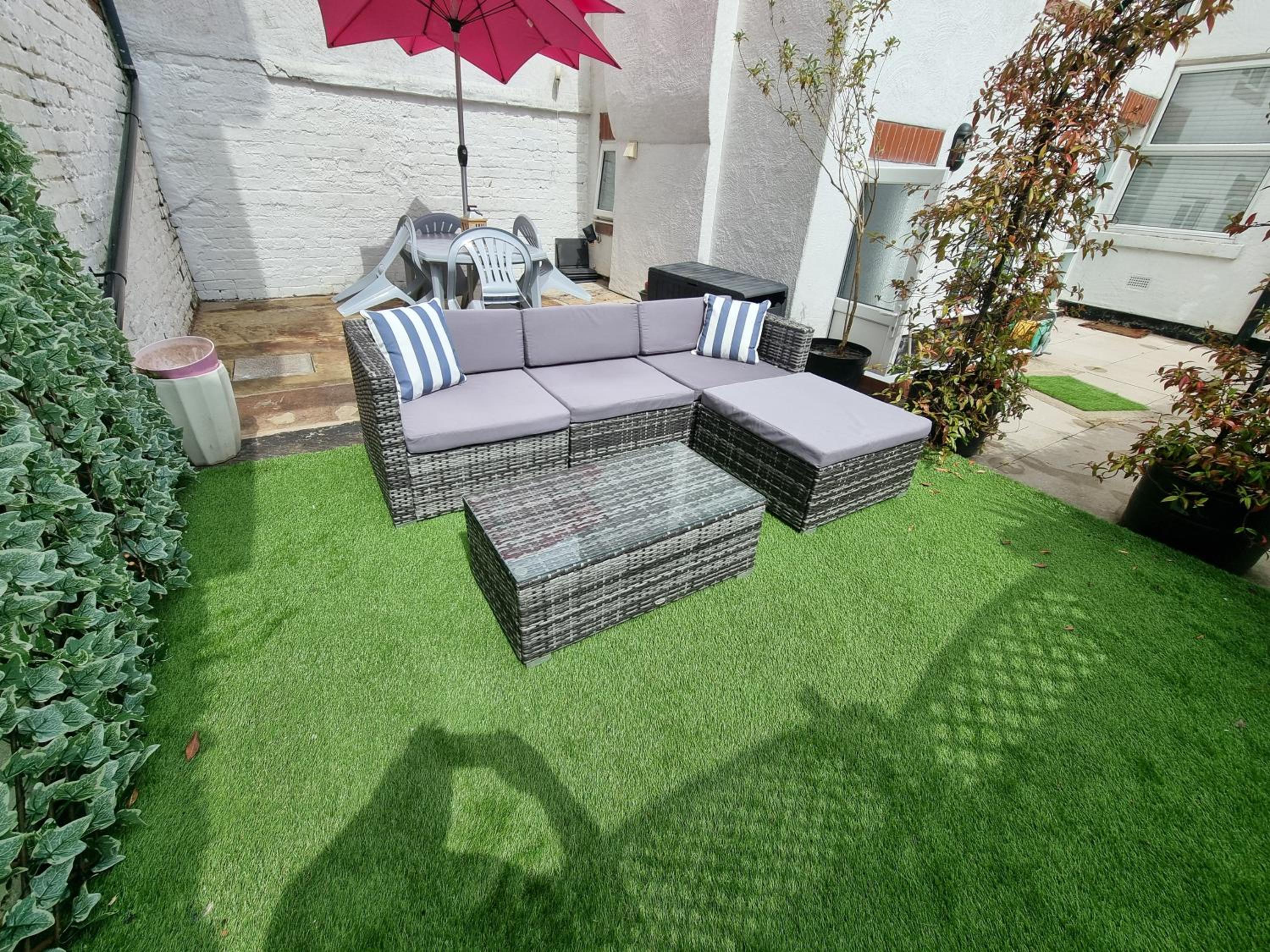 The Hideaway ll private garden Quiet Central view 3