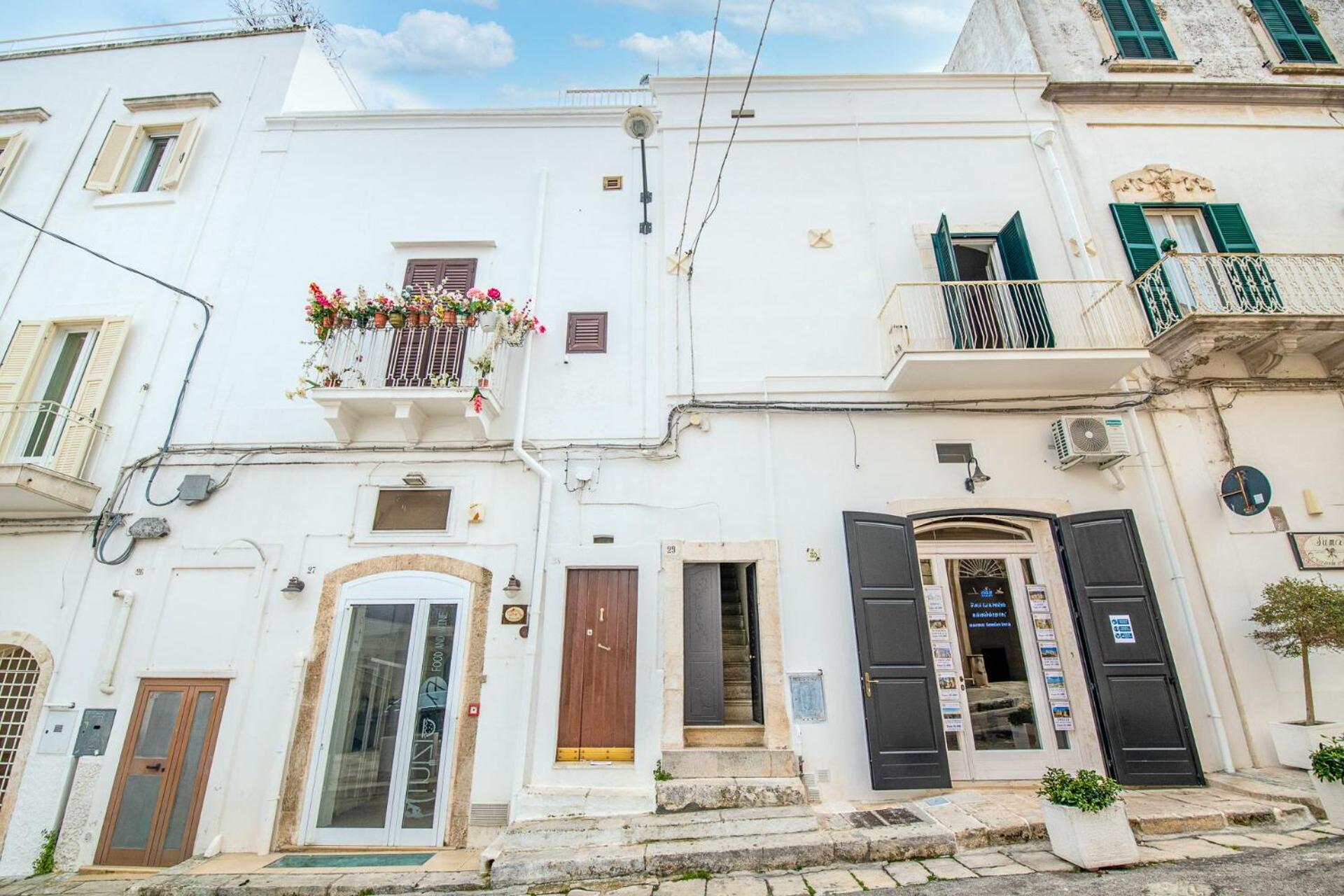 Vista Piazza Home & Solarium By Raro Villas