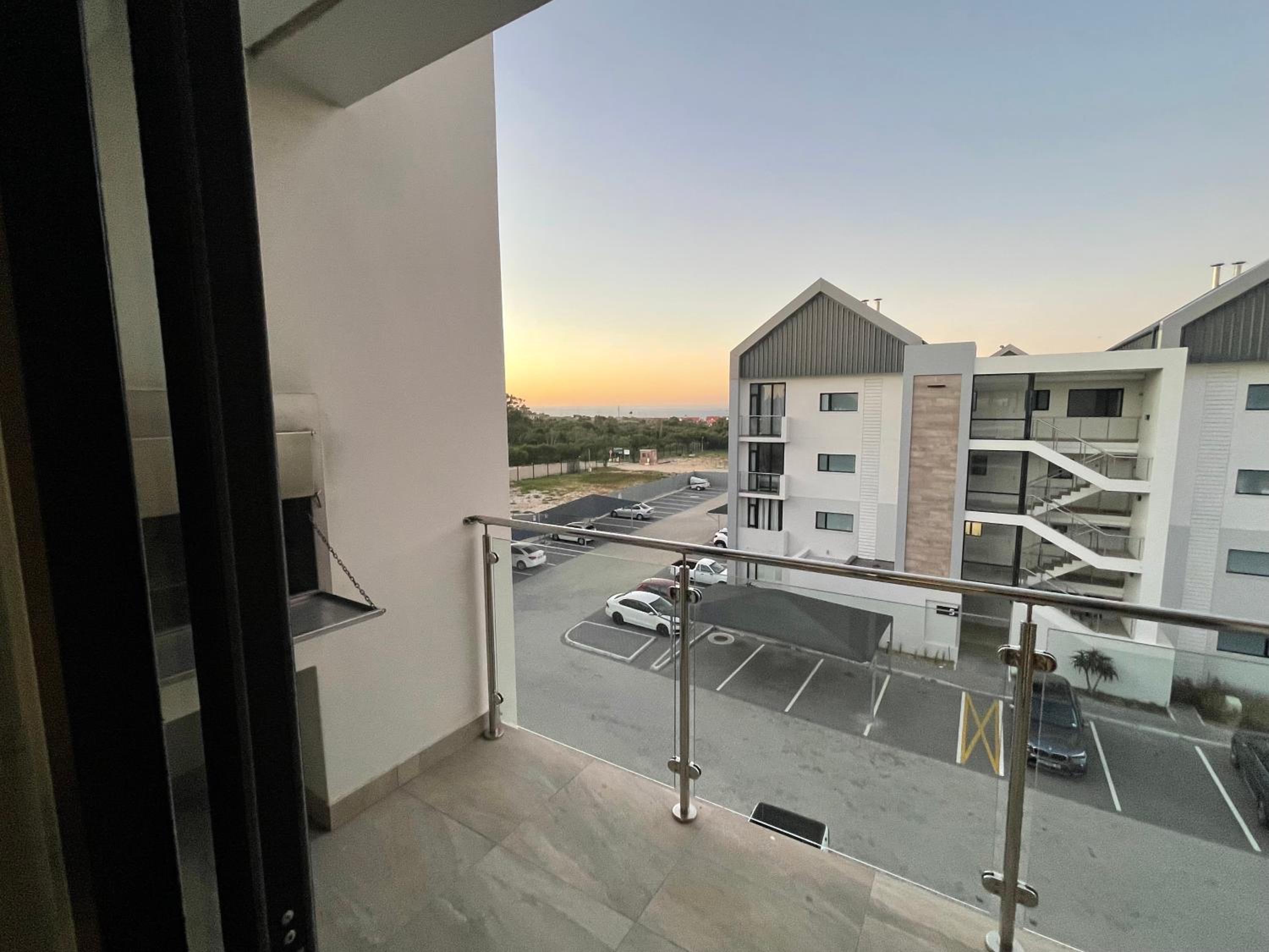 Bella Mare Beautiful Beachfront Apartment