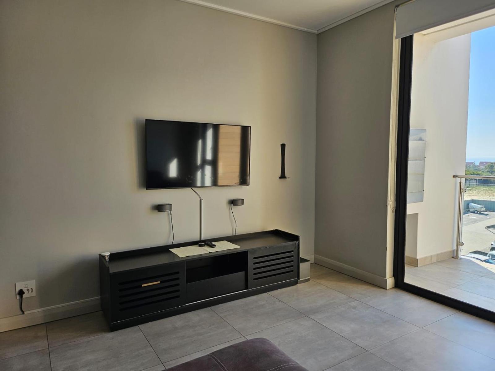 Bella Mare Beautiful Beachfront Apartment