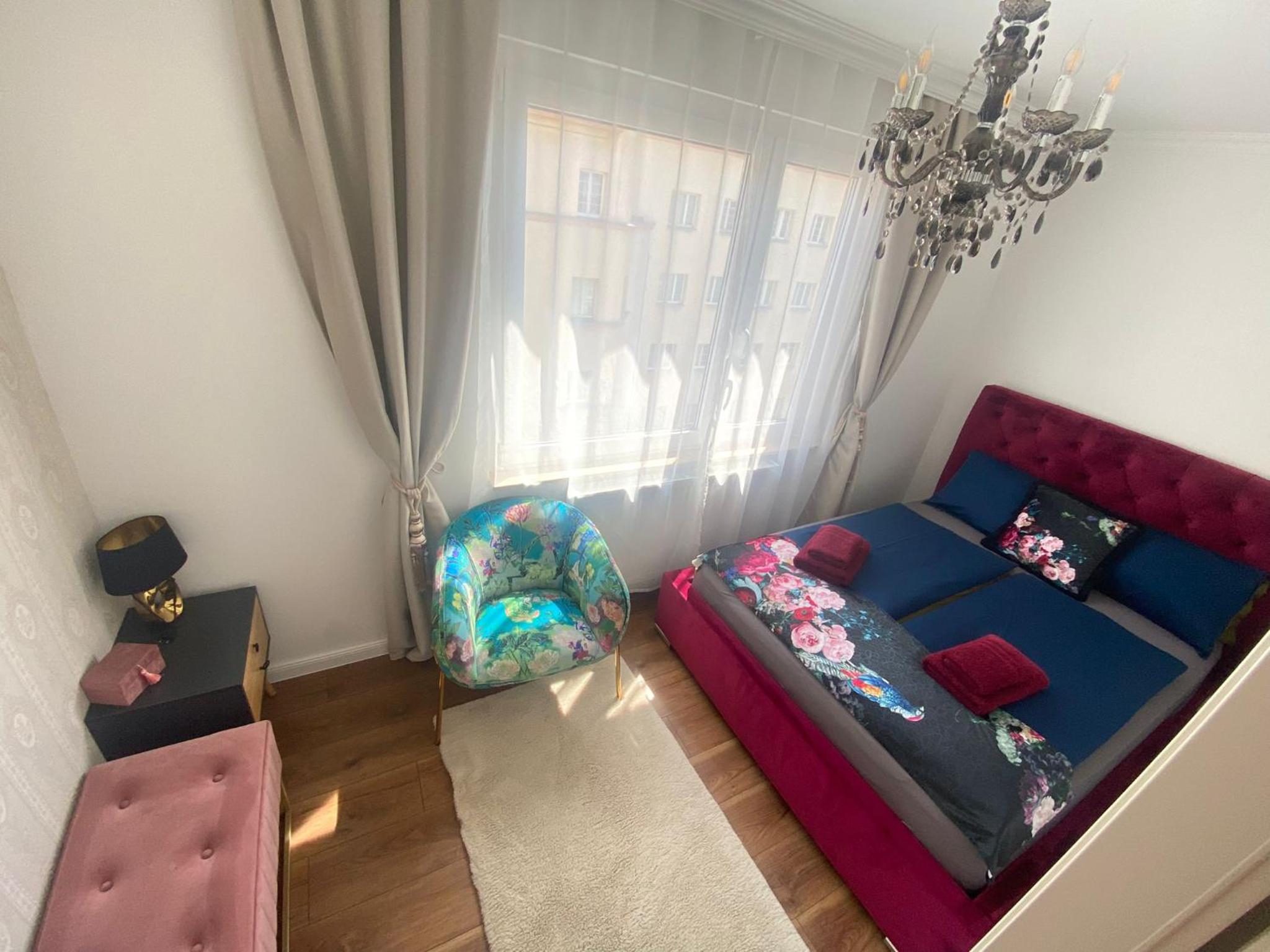 ROYAL APARTmENT