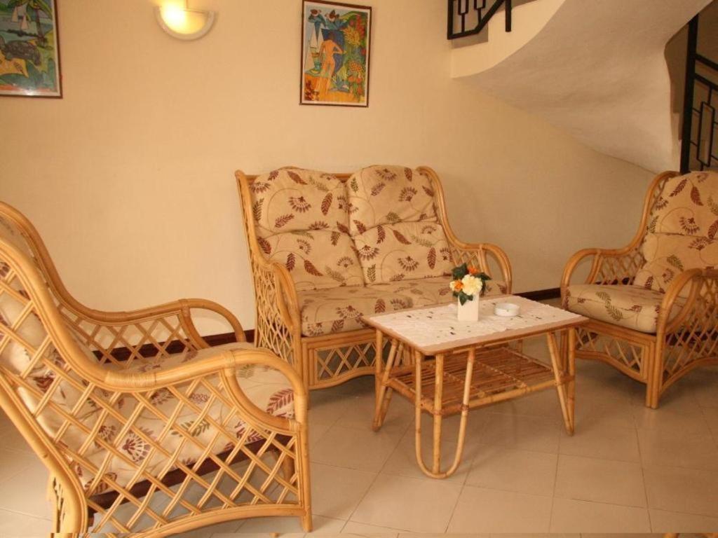 Mon CASE 2, Affordable two bedrooms apartment in Grand Baie, Pereybère