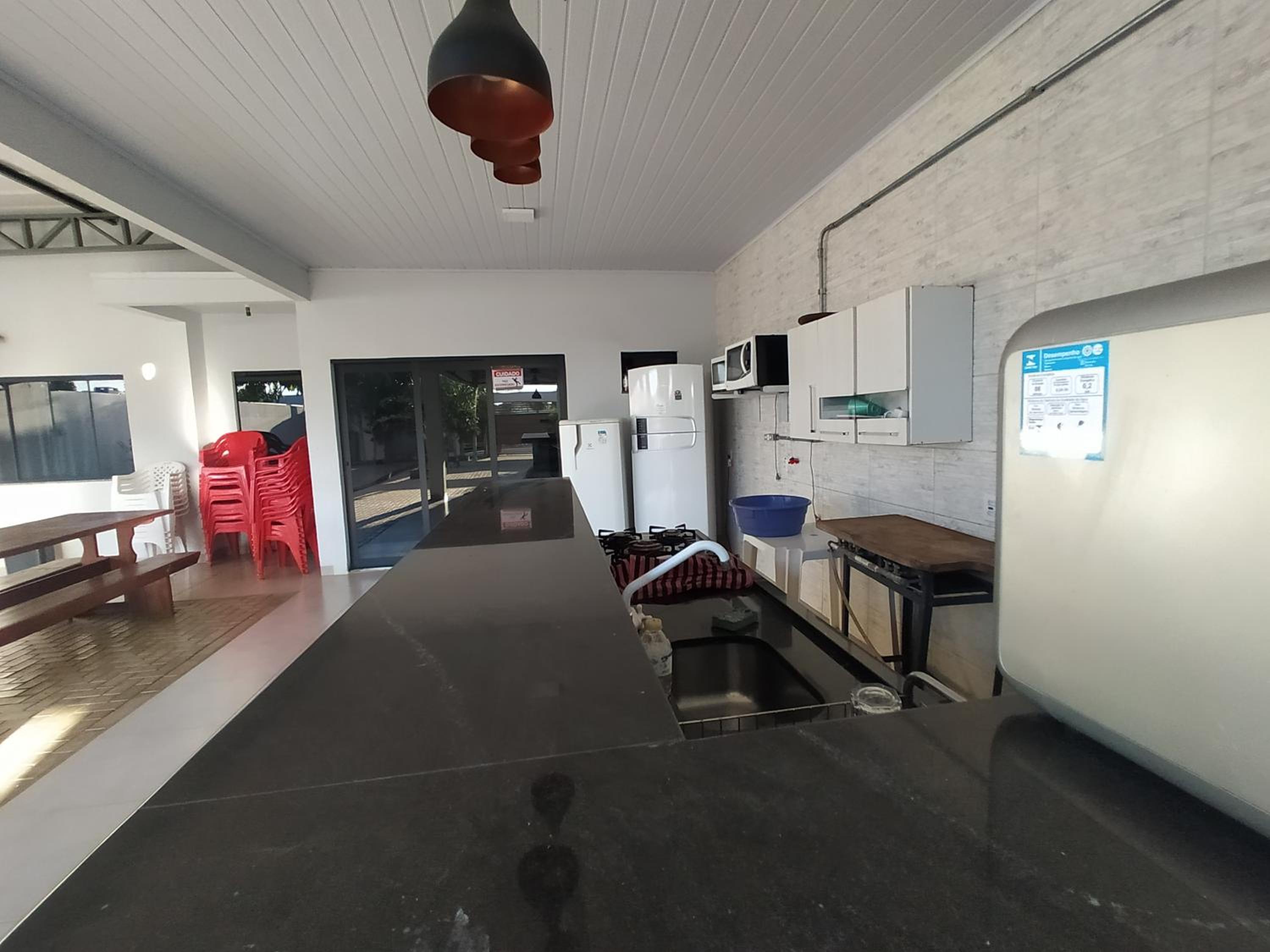 check-in autônomo em Piscina, Hidro, churrasqueira, casa dispondo até 3 quartos, 3 ar, 2b, tudo privativo - Reserva valor 6 hóspedes para abrir os 3 quarto