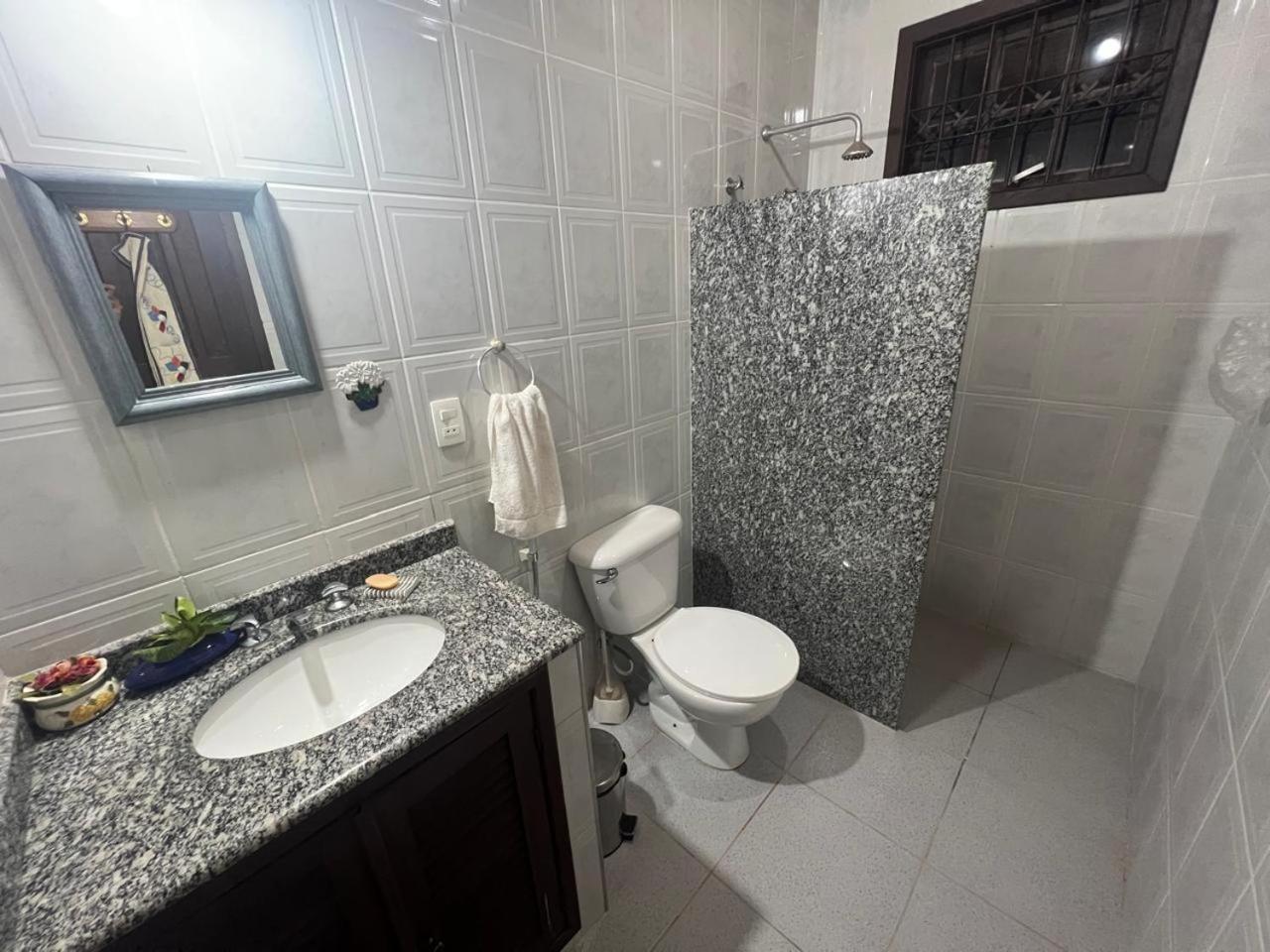 Refúgio Tranquilo na Natureza com Casa de Festas: Perfeito para Família e Amigos