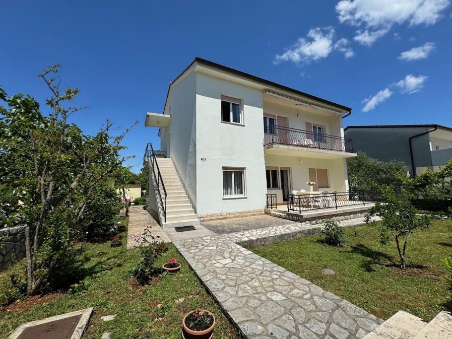 Apartment Ella