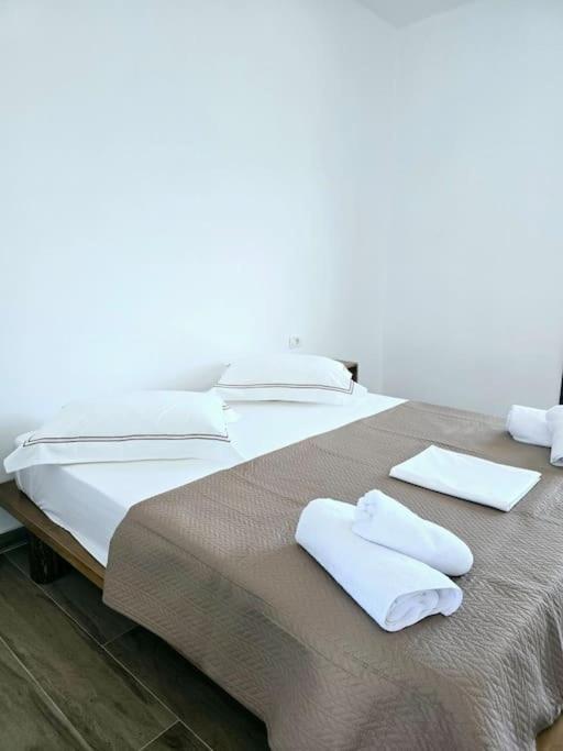 Ambelas Getaways