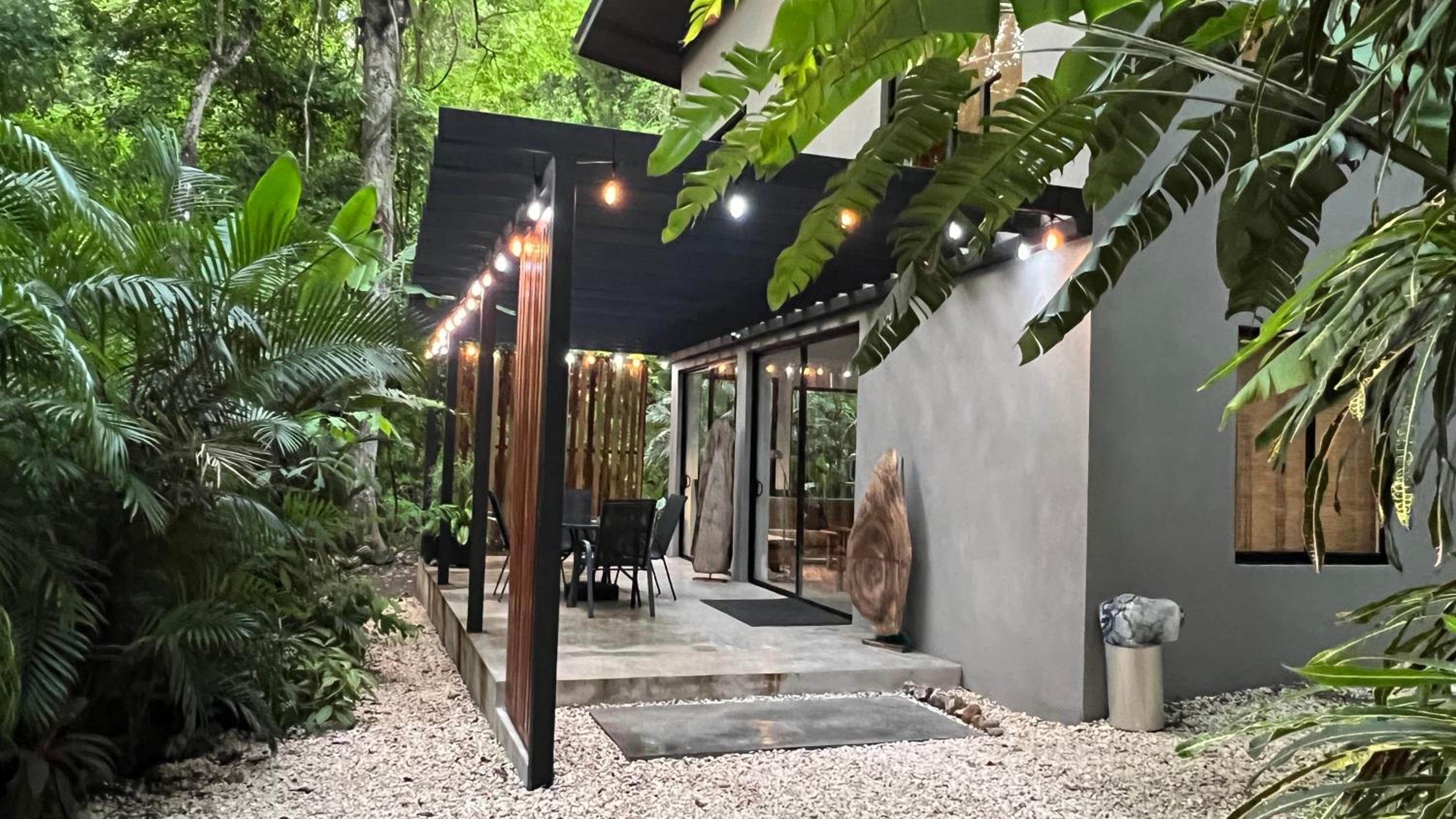 Pochote River house