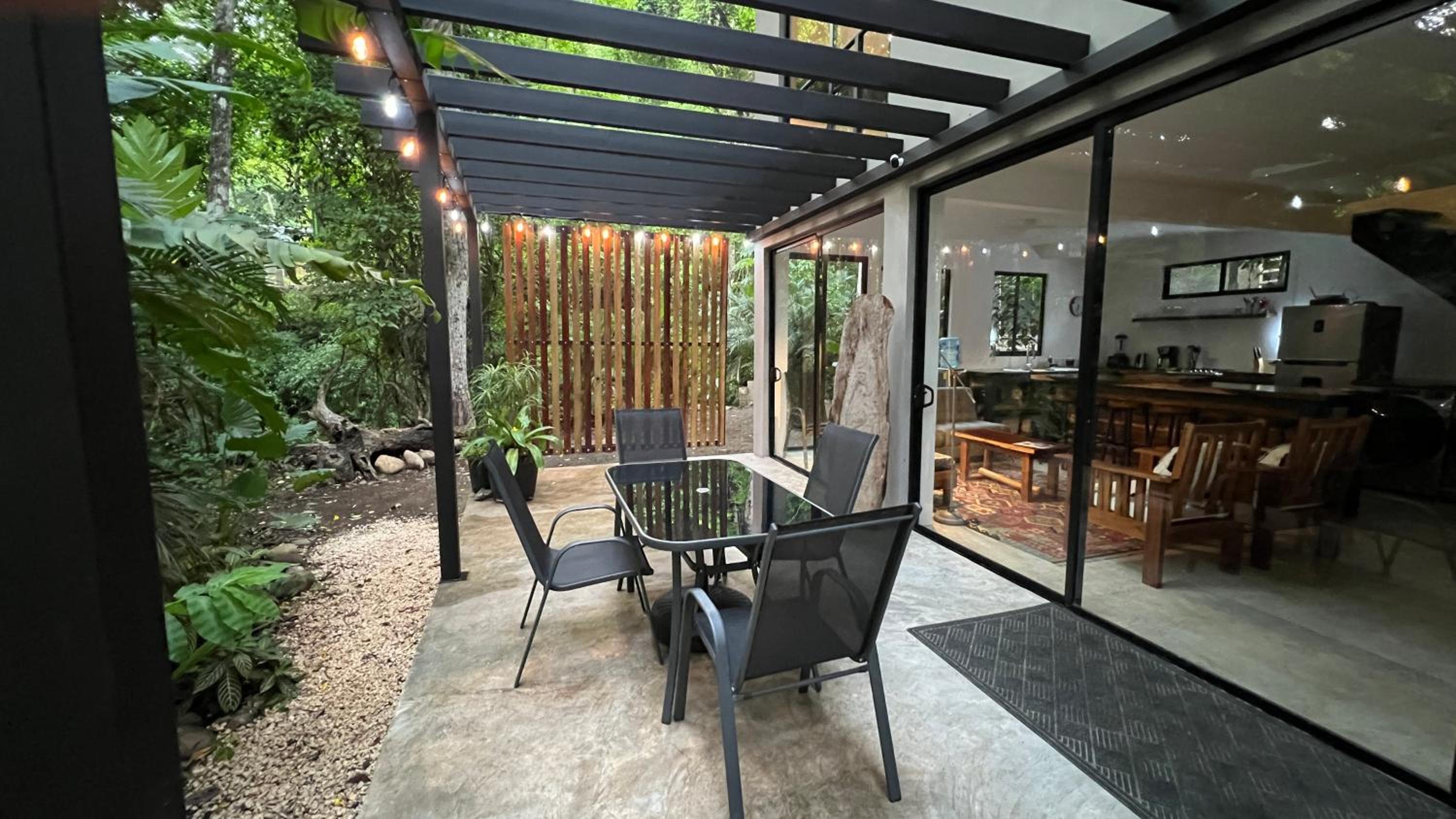 Pochote River house
