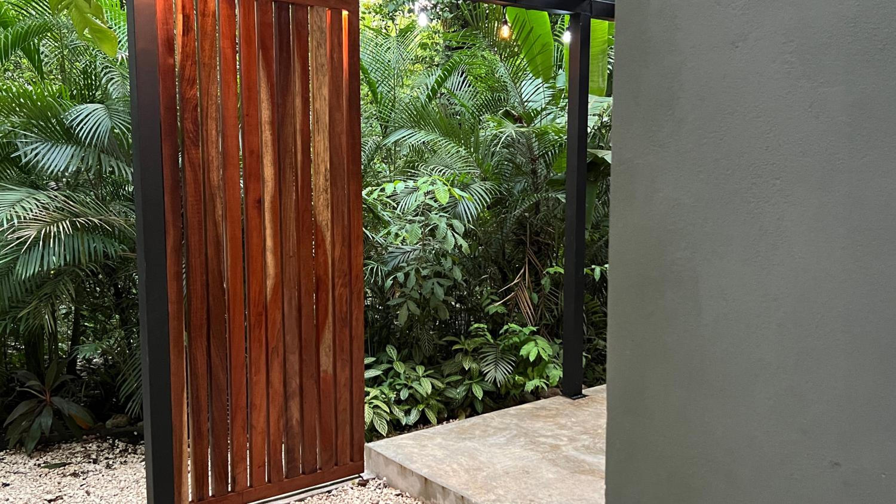 Pochote River house