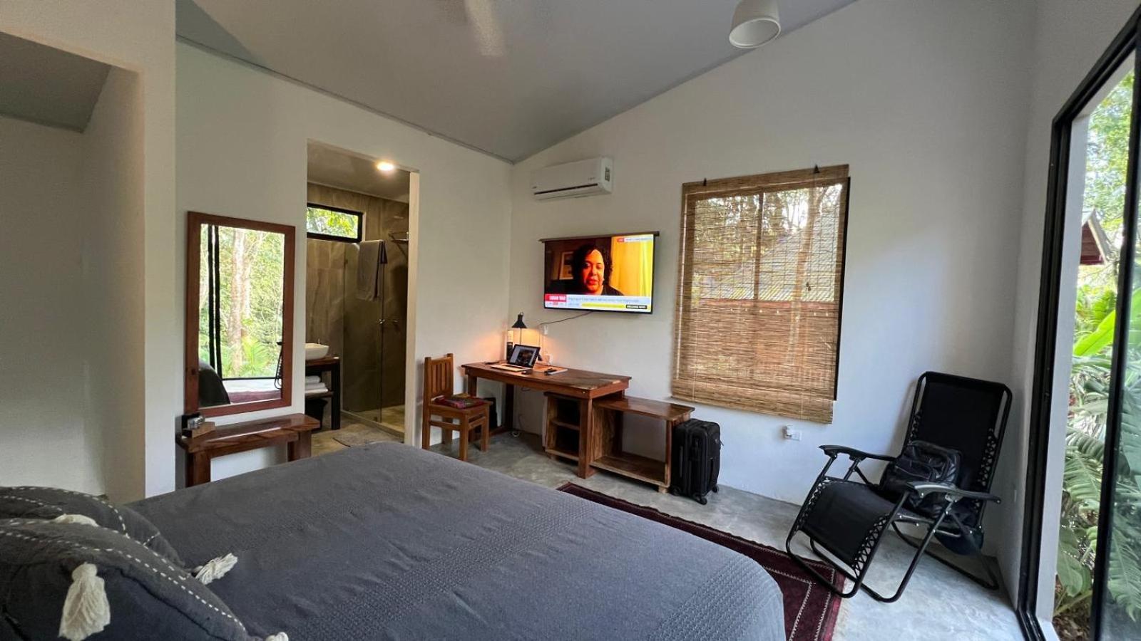 Pochote River house
