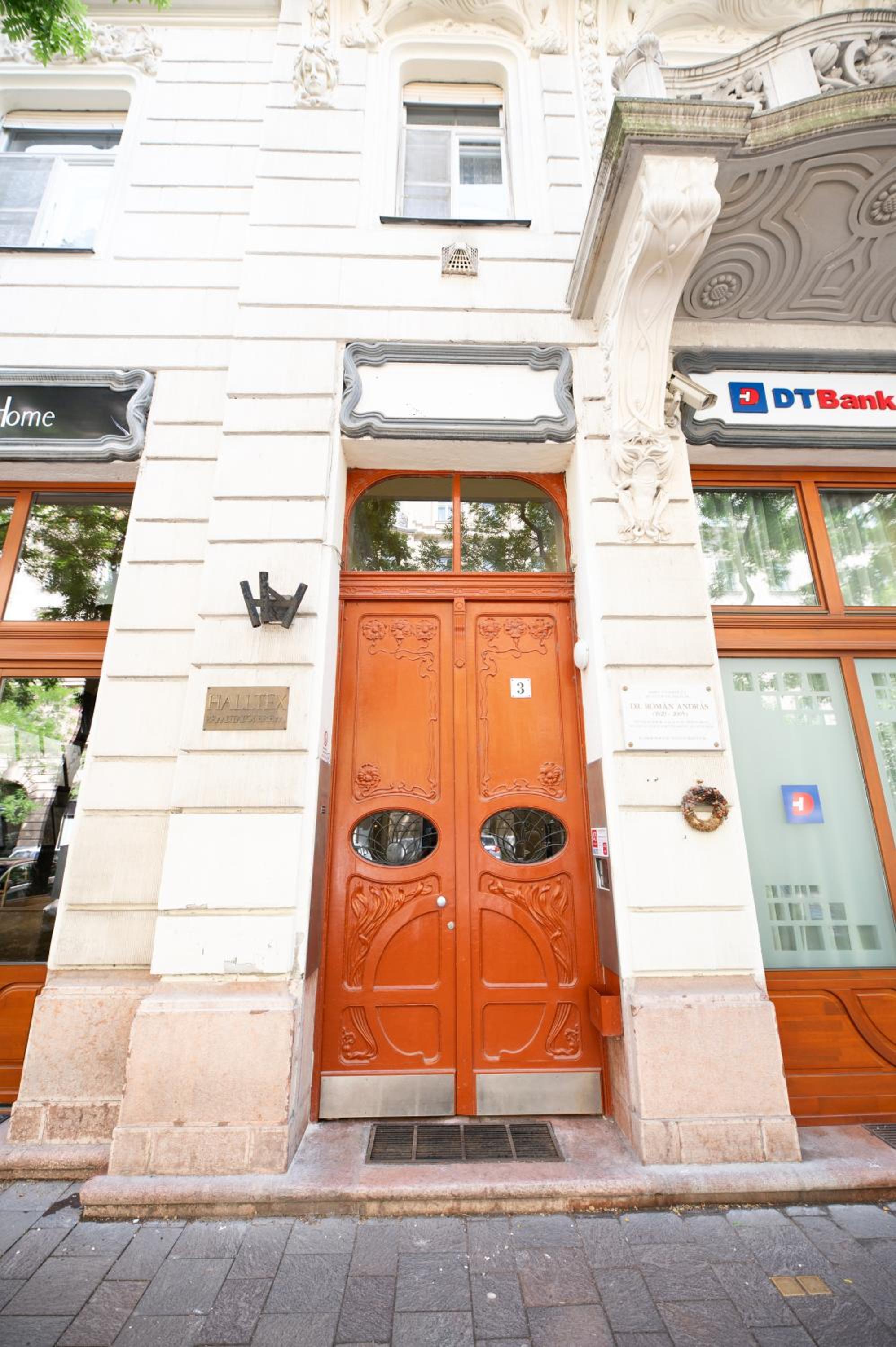 Danube Dwelling Aulich utca 3