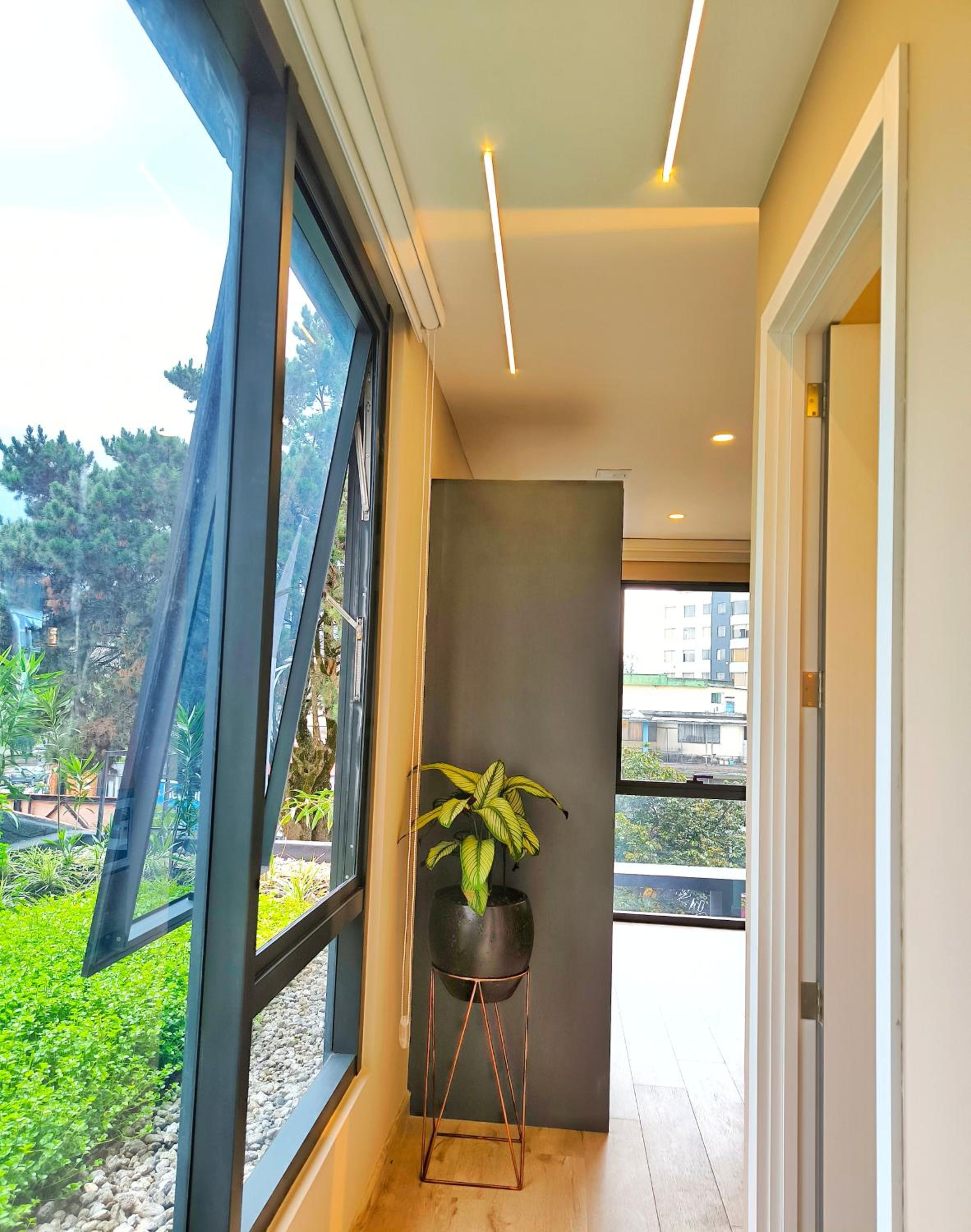 Republica del Salvador Coliving Ecuador XOE