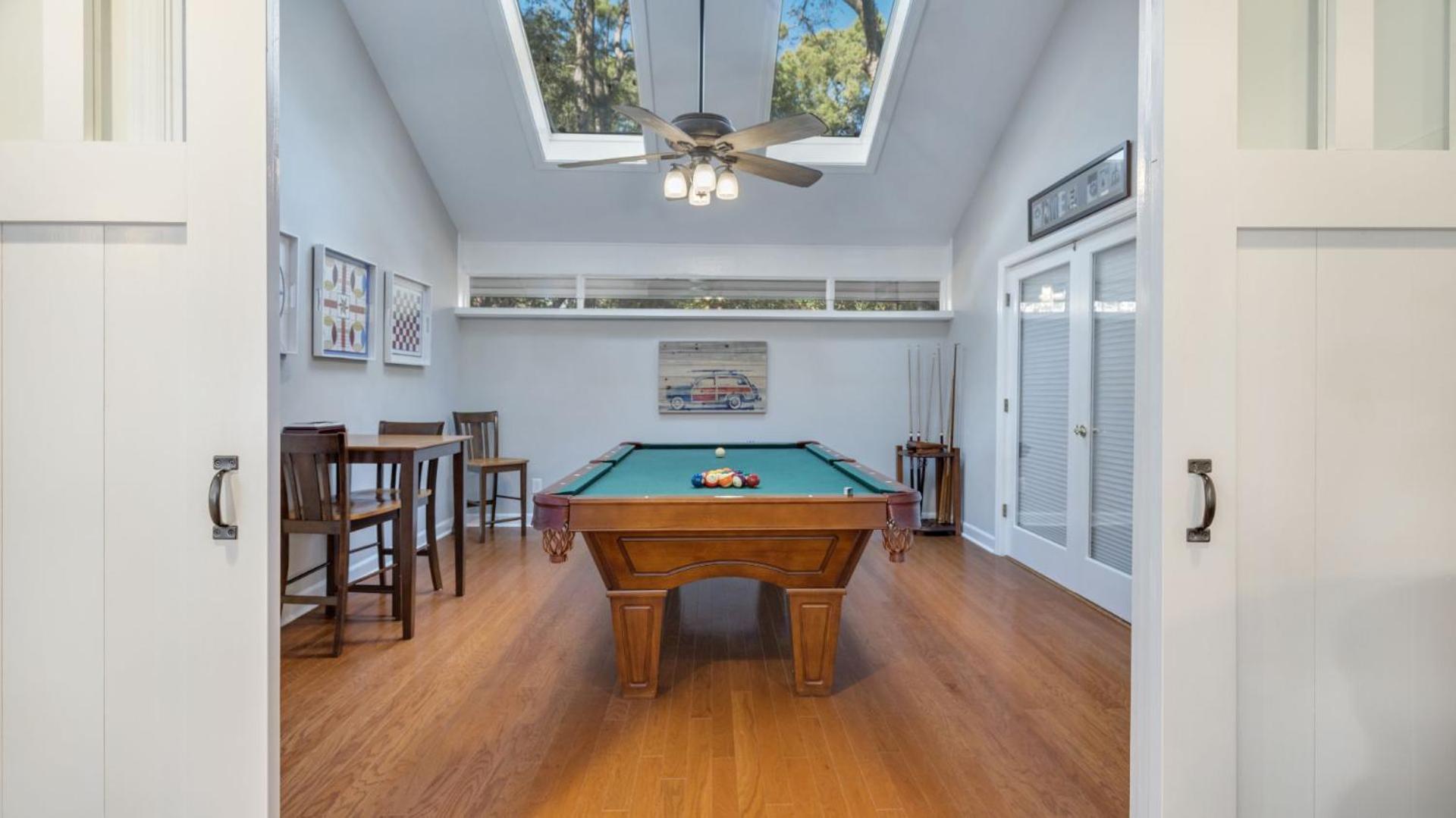 Open Deck , Grill, Smart TVs view 5