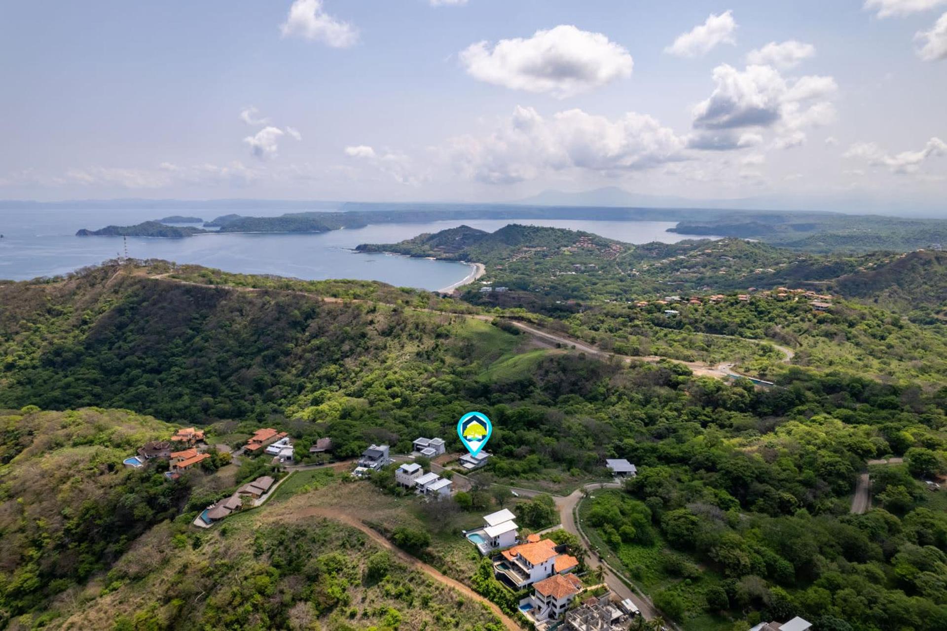 Villa with Minimalist Design & Scenic Deck with Private Infinity Pool and Jungle Views