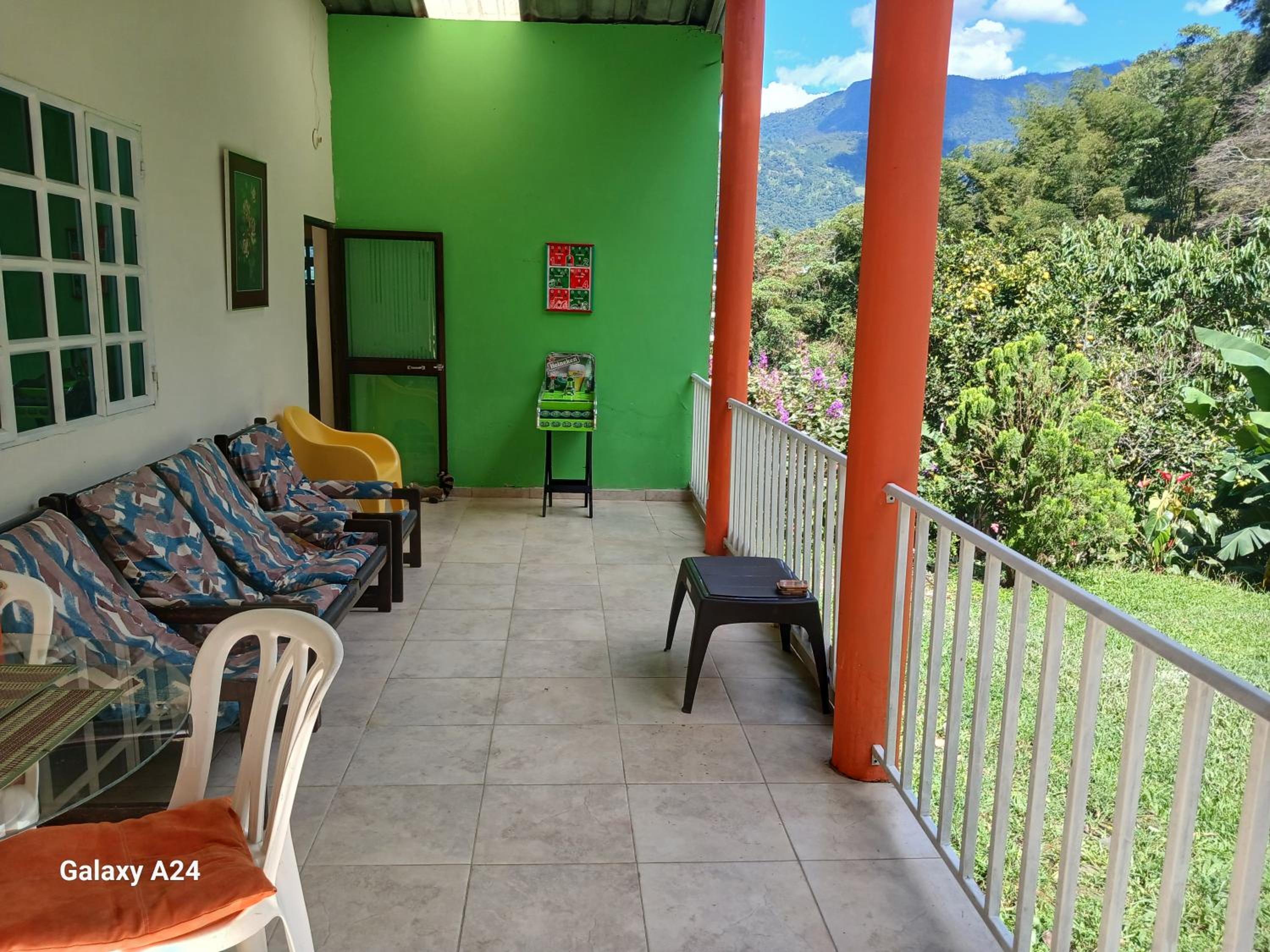 EL Refugio