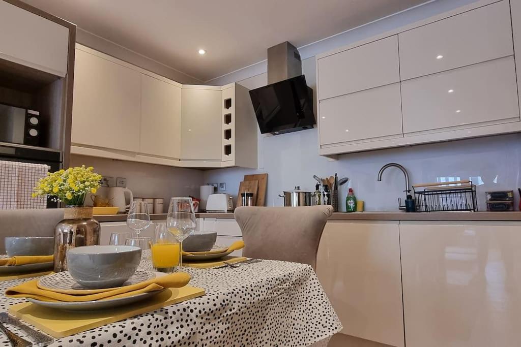 Central Riverside Apartment