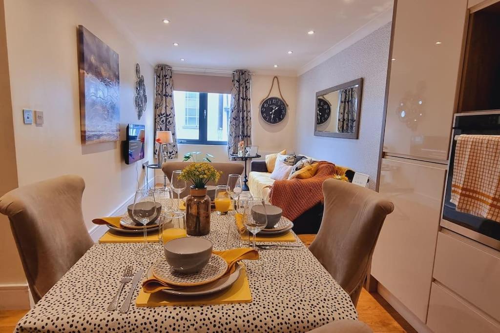 Central Riverside Apartment