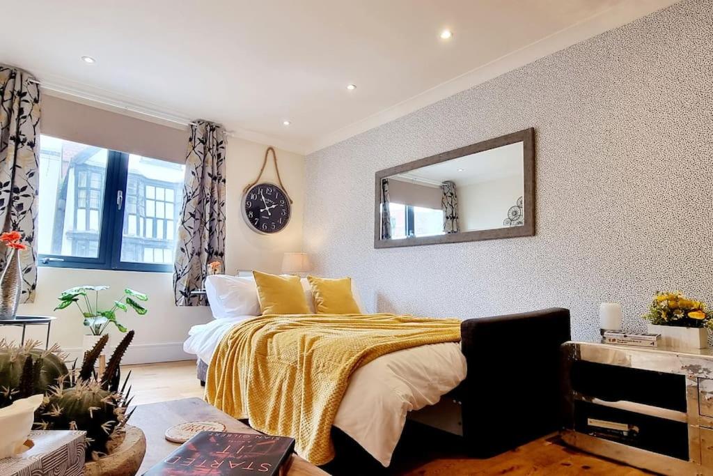 Central Riverside Apartment