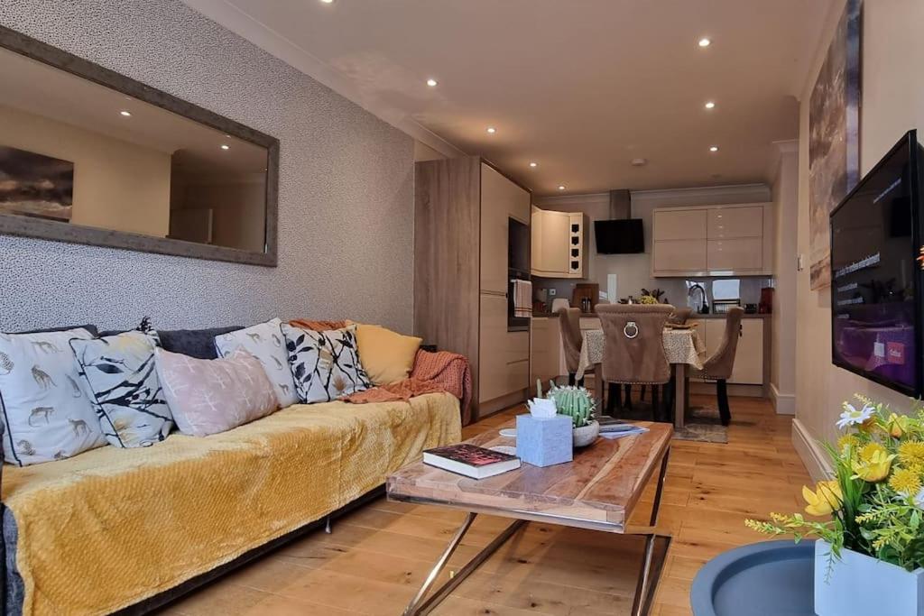 Central Riverside Apartment