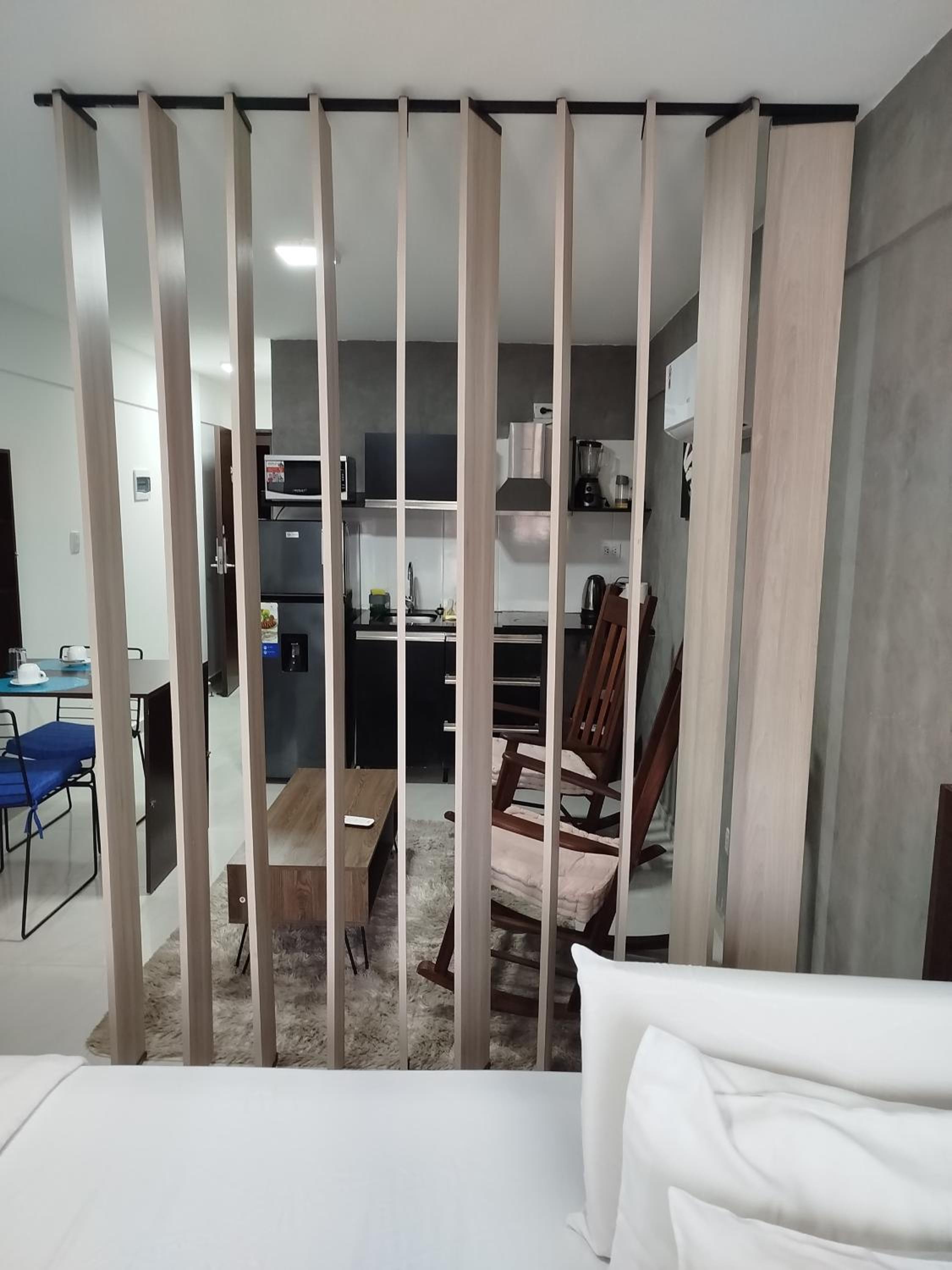 Lujoso monoambiente en equipetrol