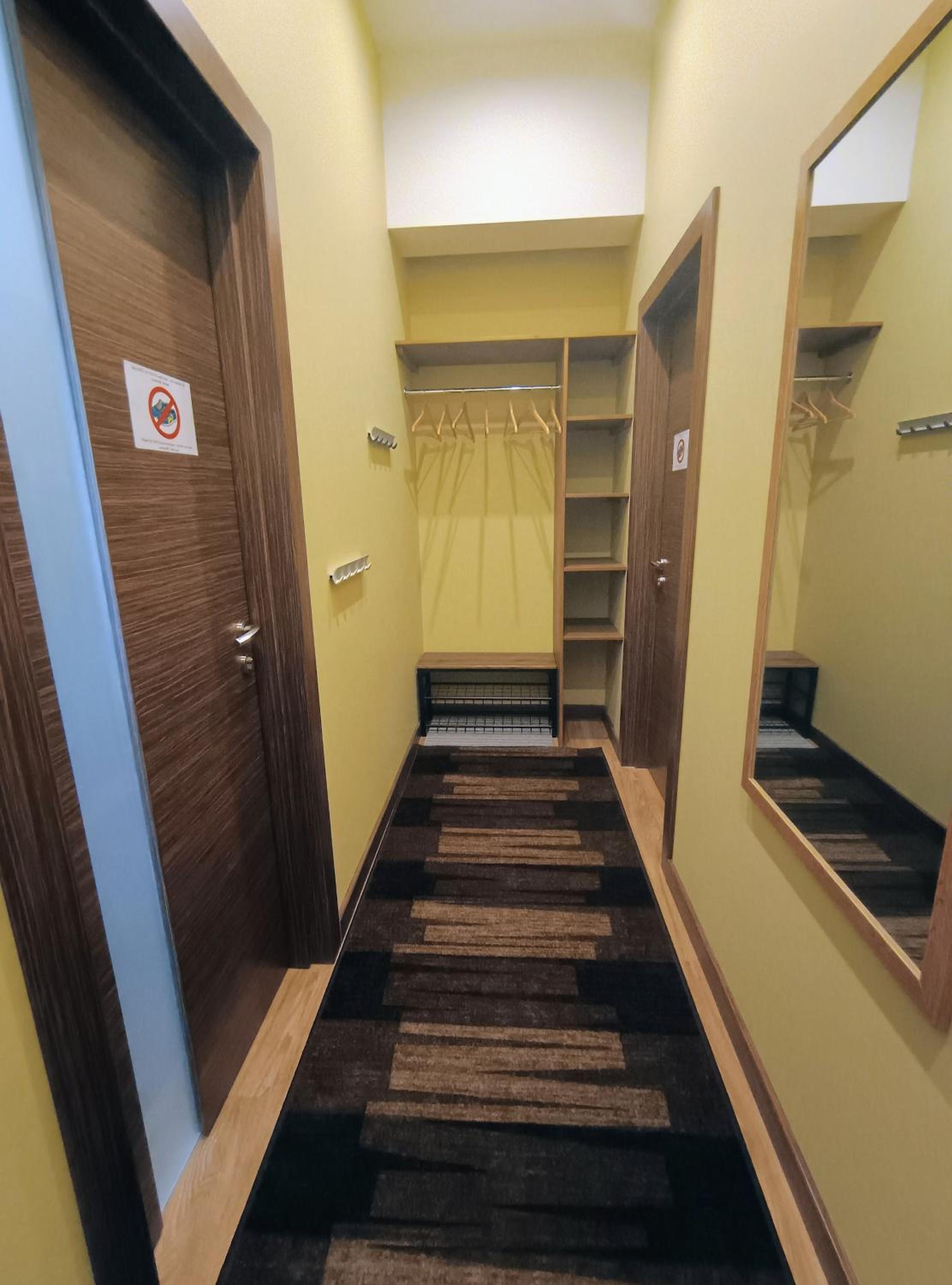 Ernests' unique townhouse with sauna, hot tub and free parking view 5