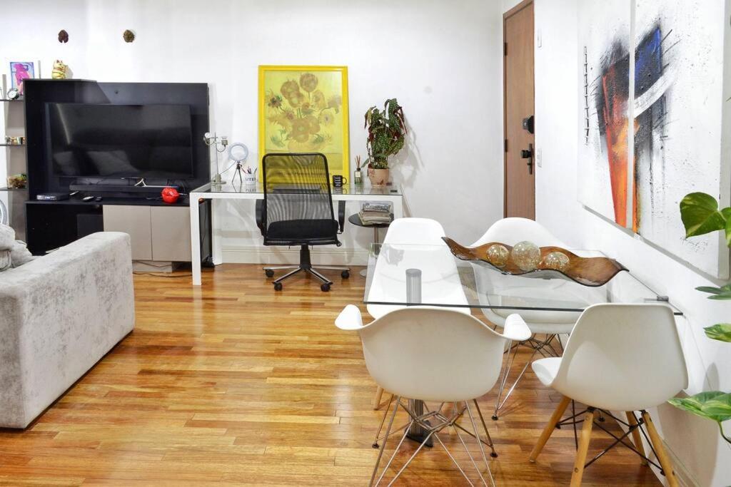 Cozy Ap 50m2, near Sirio Libanes Hosp, Paulista Ave, Rooftop Pool, Gym, AC, Free Parking