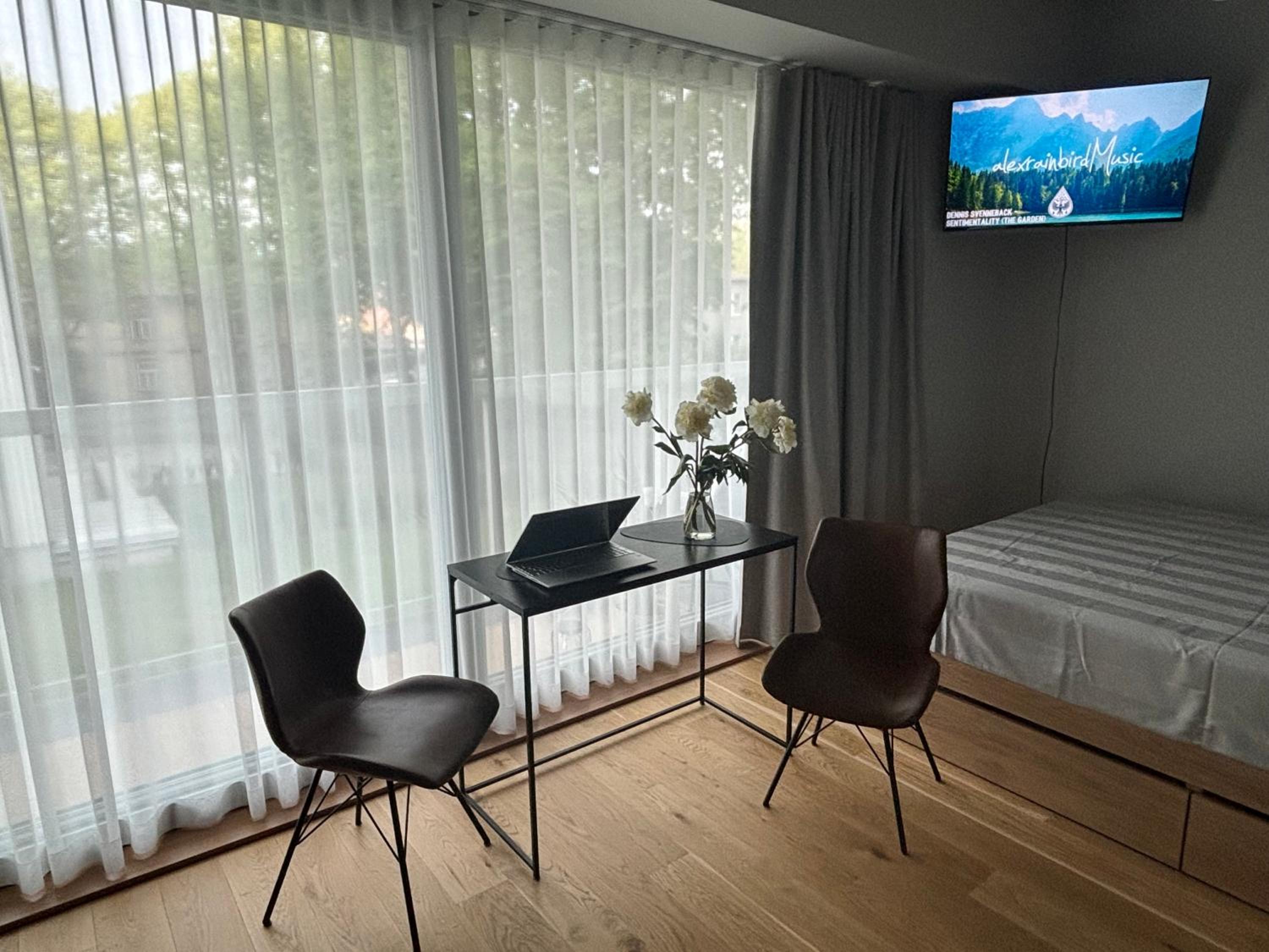 New studio in the city centre view 5