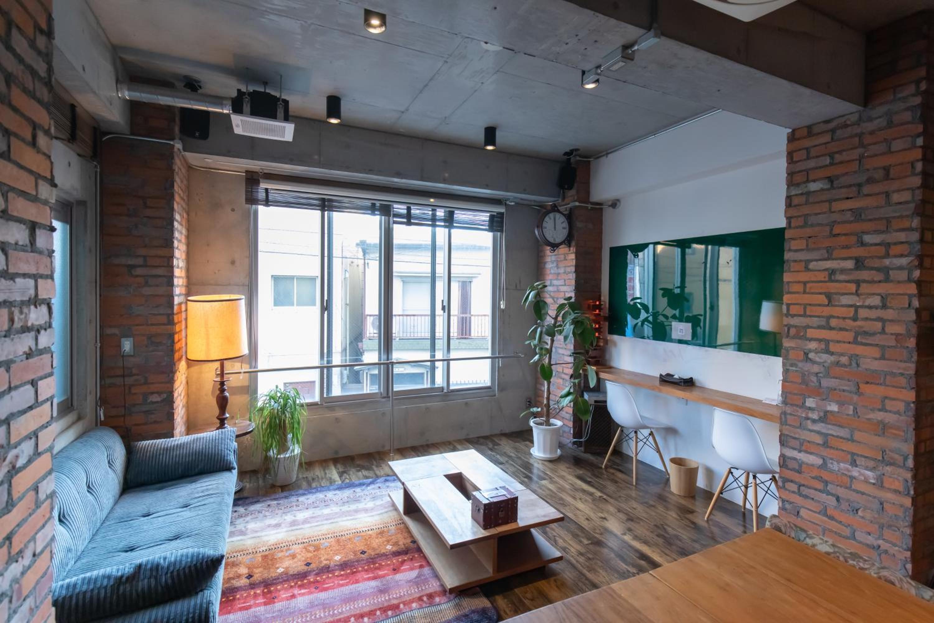 CREWSO Designers house for max 16ppl