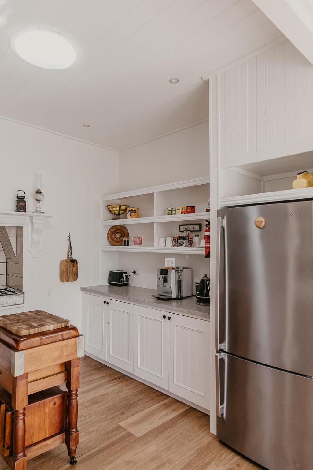 Edge17 Waterfront Apartment, plus Cottage with Garden View - Port Fairy