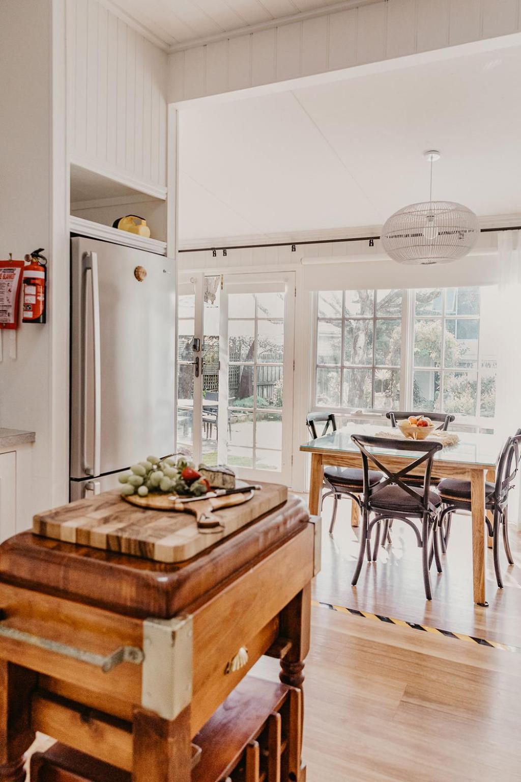 Edge17 Waterfront Apartment, plus Cottage with Garden View - Port Fairy