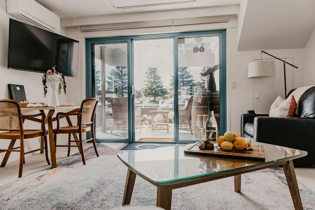 Edge17 Waterfront Apartment, plus Cottage with Garden View - Port Fairy