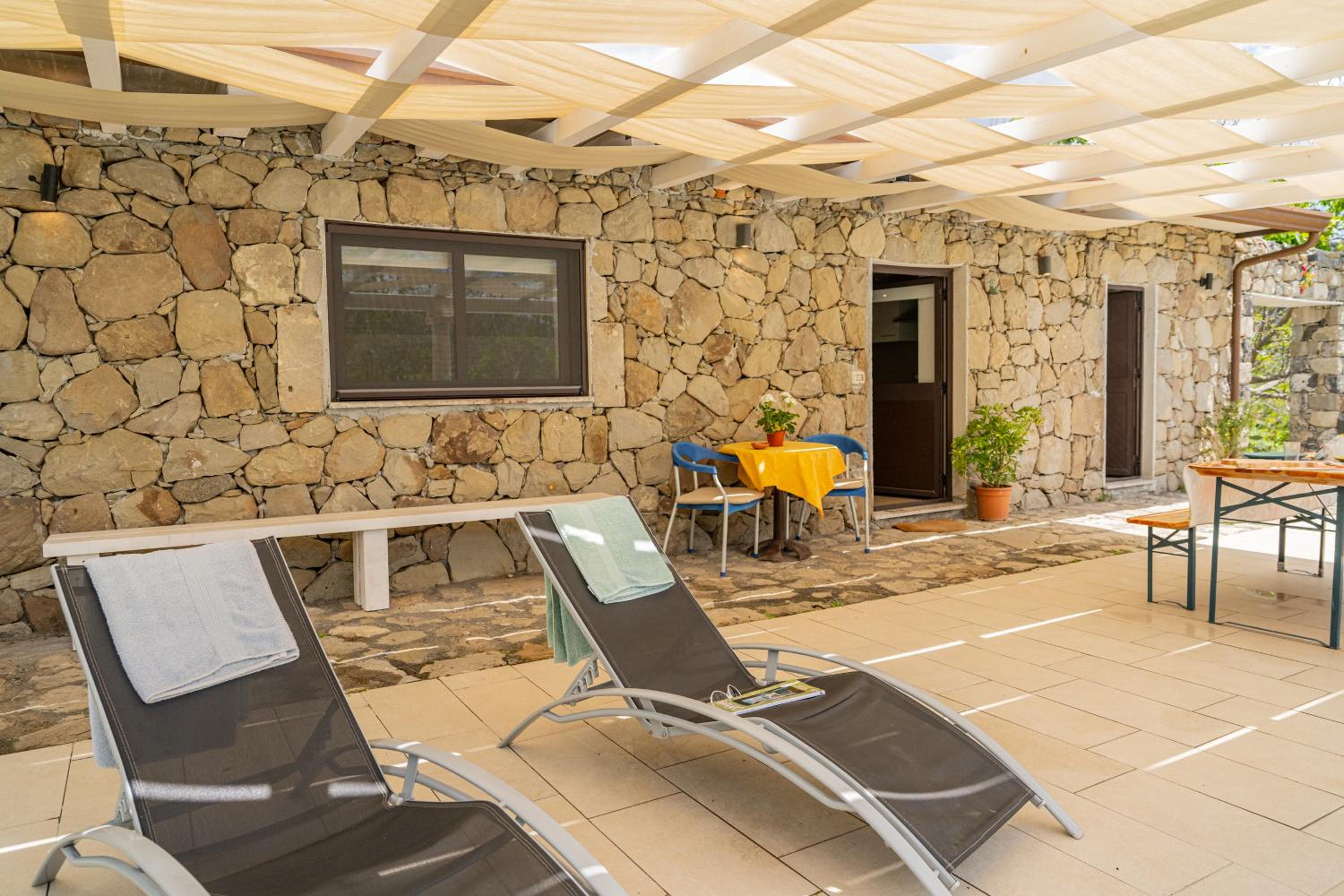 Sicily Stone Cottage with swimming pool
