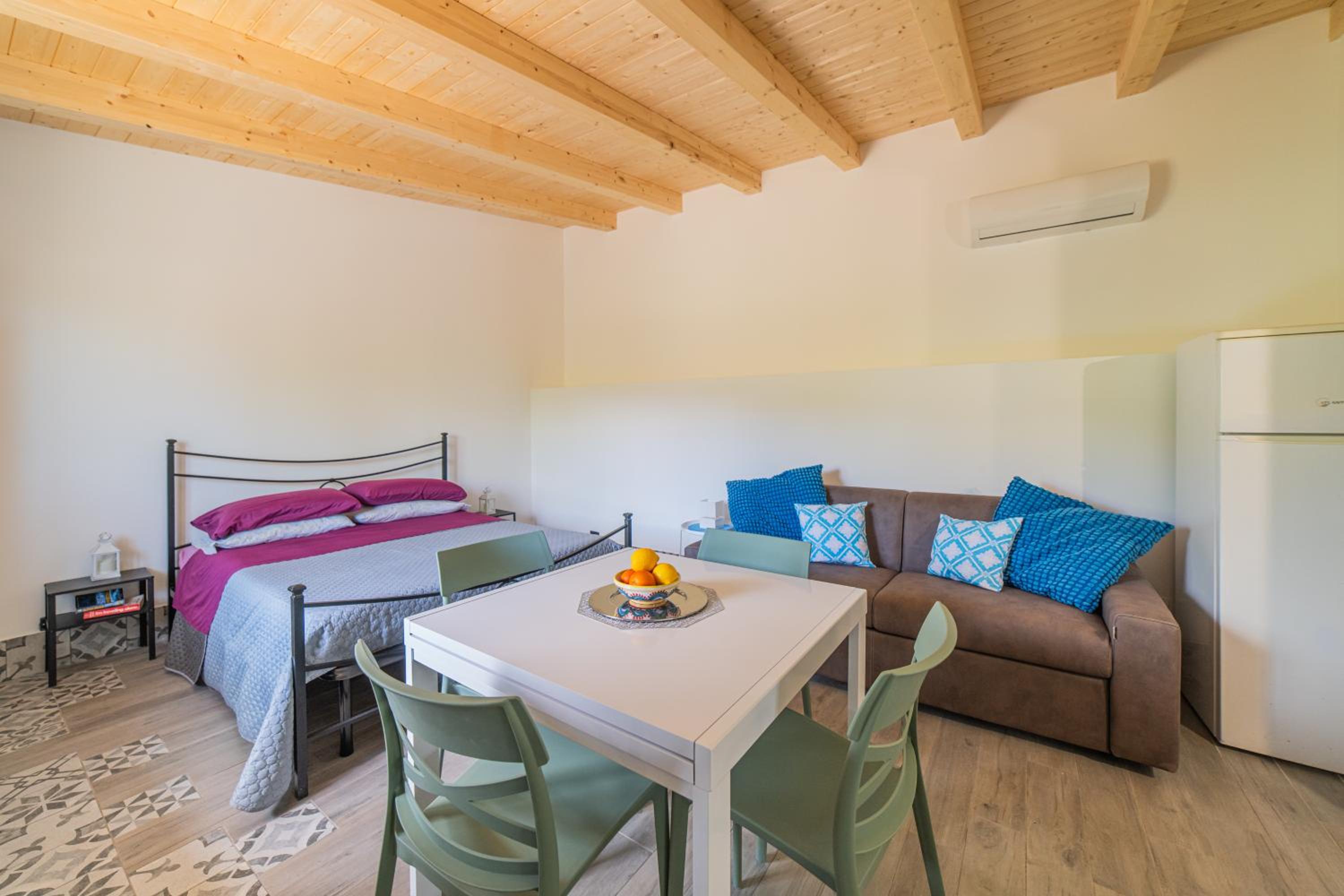 Sicily Stone Cottage with swimming pool