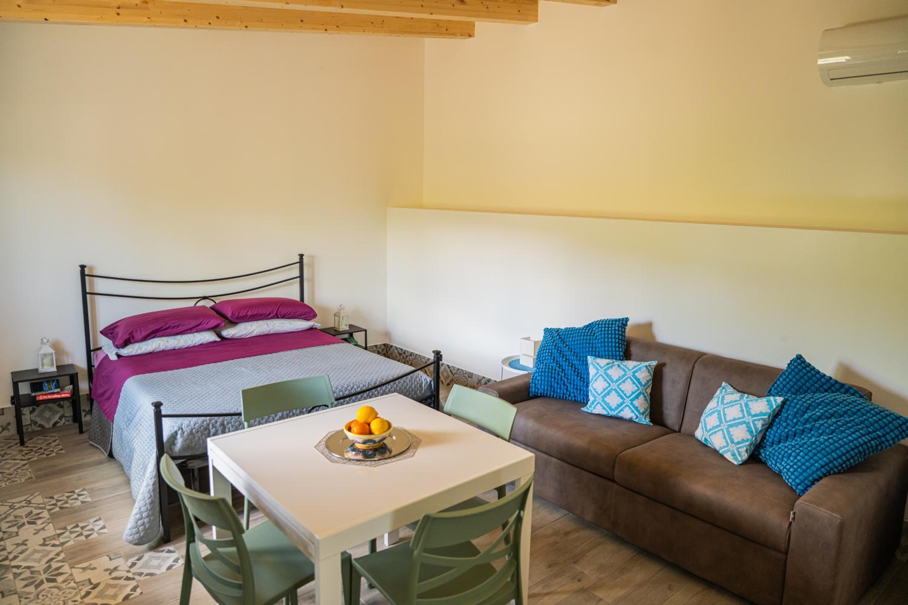 Sicily Stone Cottage with swimming pool