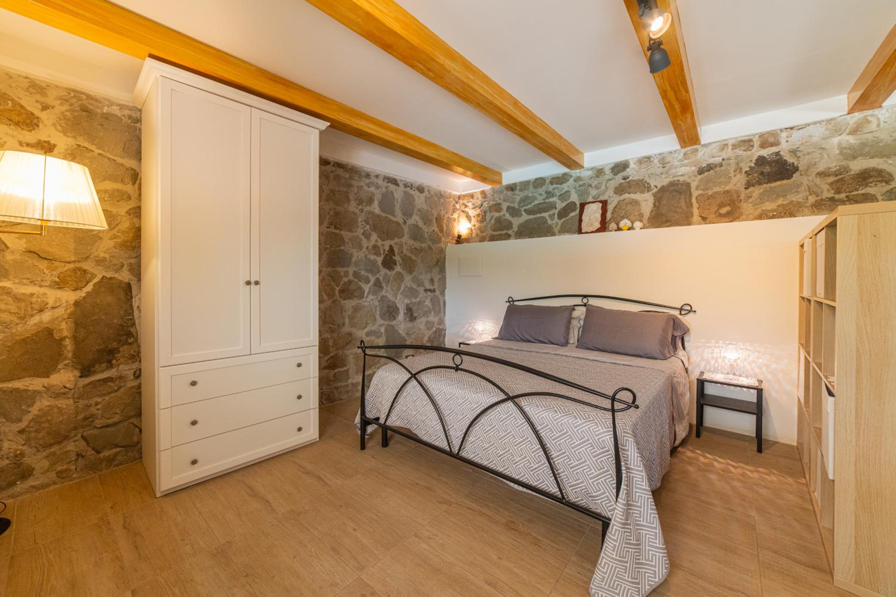 Sicily Stone Cottage with swimming pool