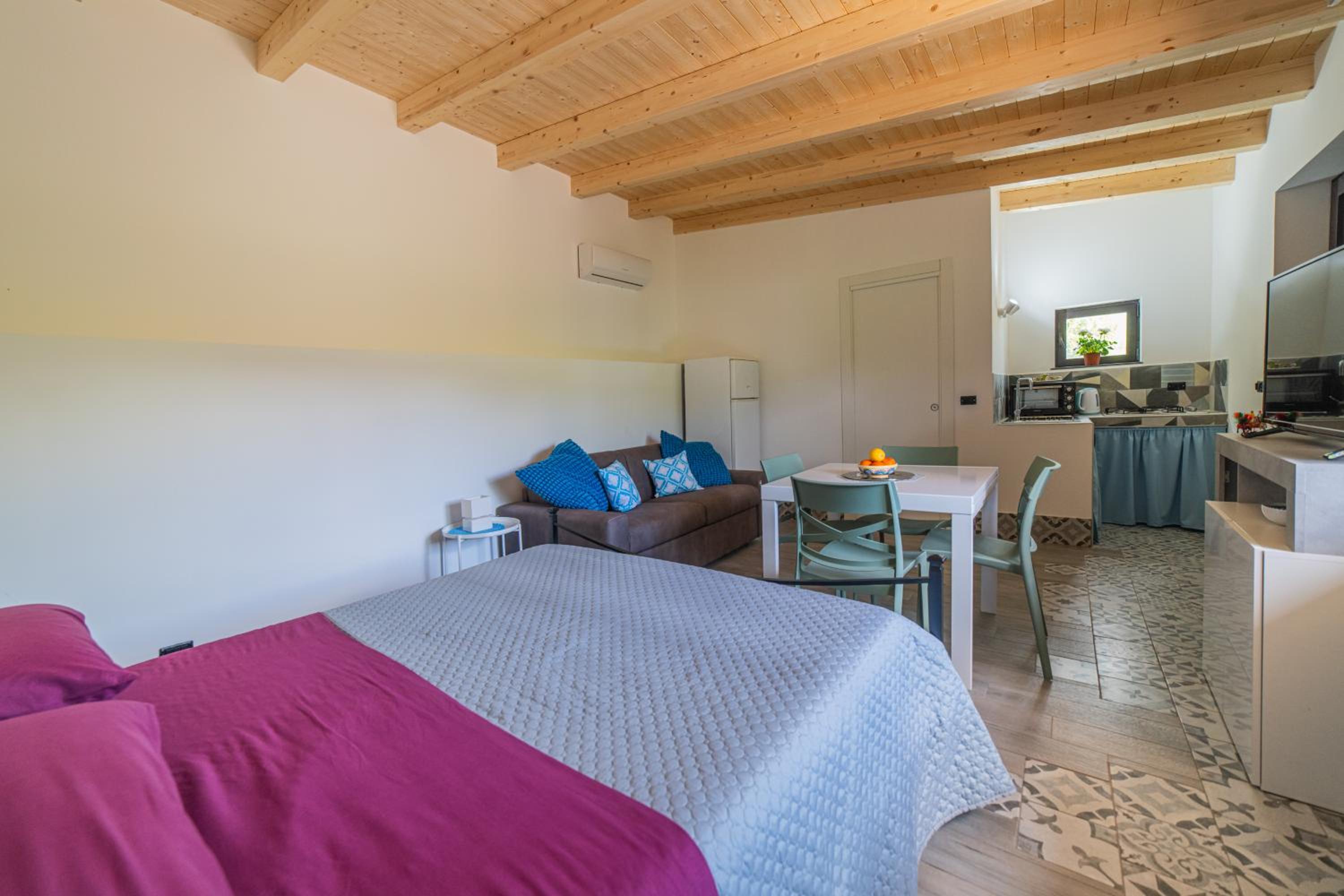 Sicily Stone Cottage with swimming pool
