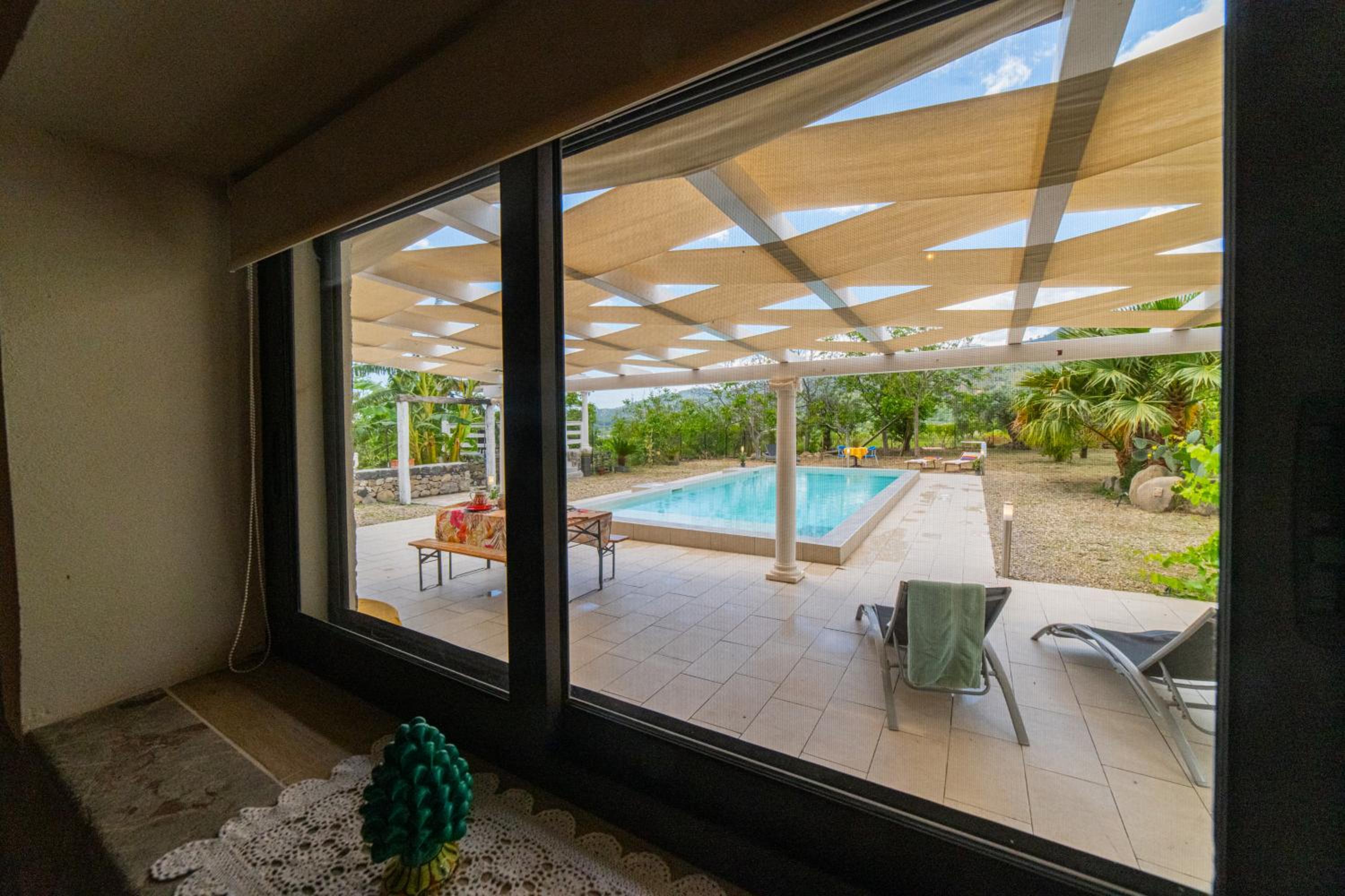 Sicily Stone Cottage with swimming pool