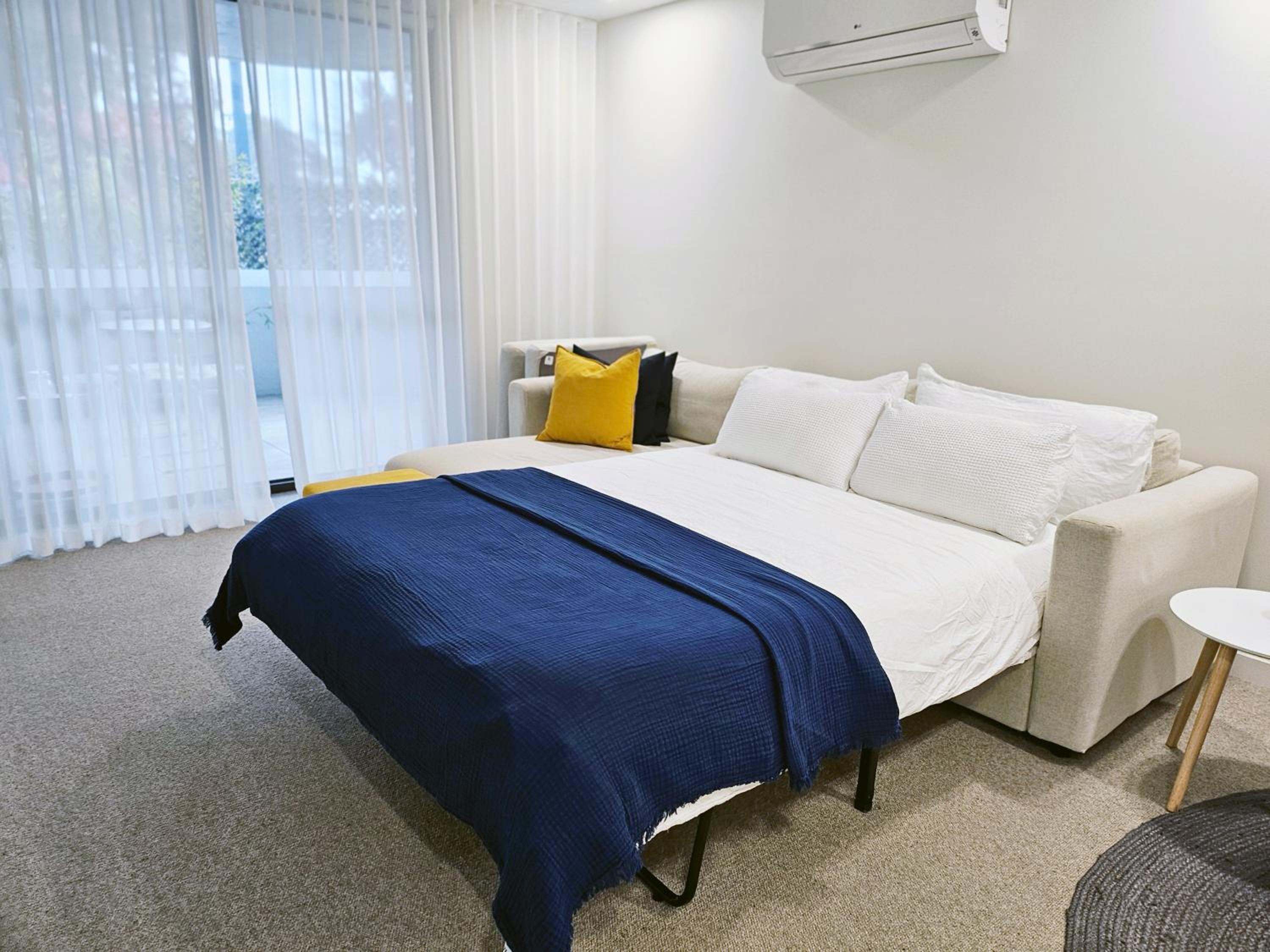 Kashmir, Modern and luxury 2BR 2BA, Fast WiFi & Netflix, Free Parking, Central Location, near CBD