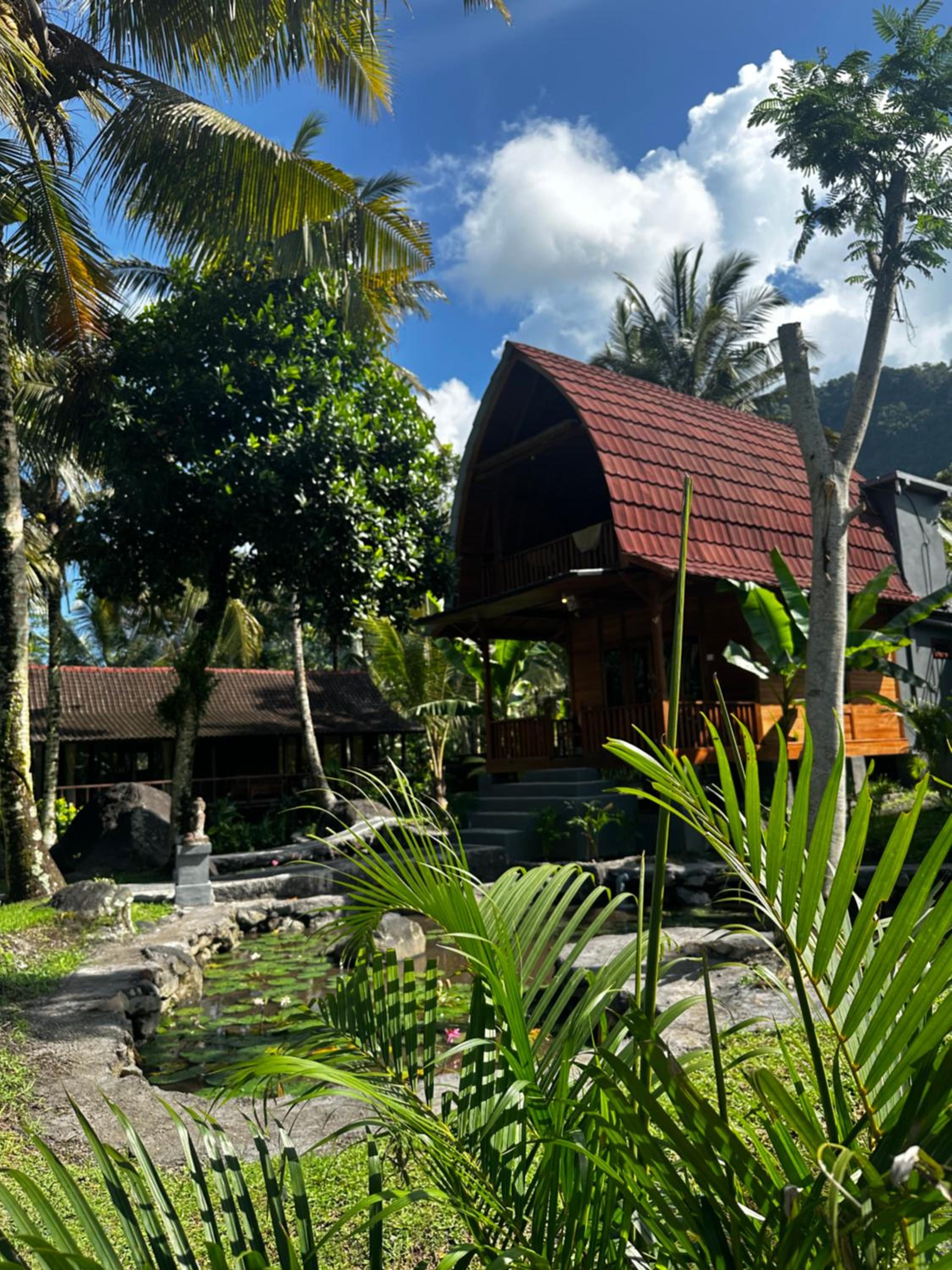 Villa Joglo tepi sungai