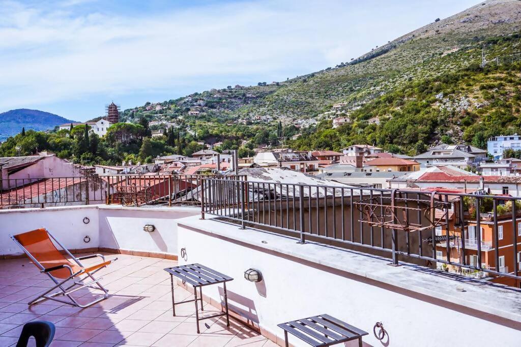 Casa ampio terrazzo al centro photo 4