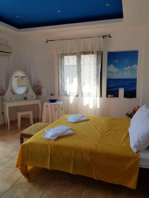 Villa Aspalathus Red, Pool and Panoramic Views to fulfil your Aegean memories
