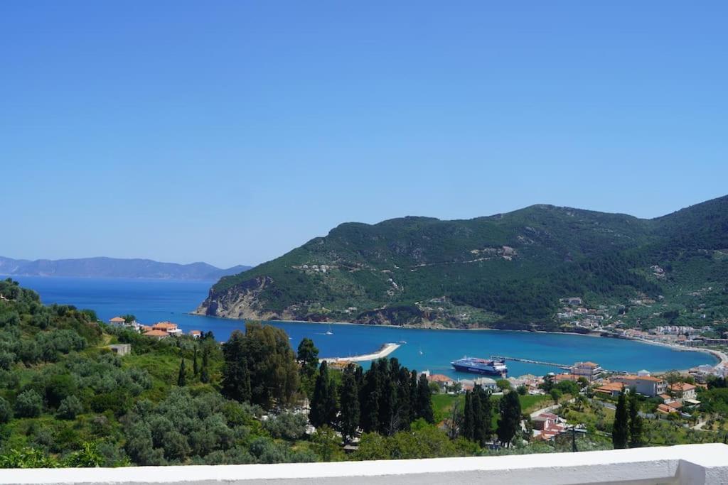 Villa Aspalathus Red, Pool and Panoramic Views to fulfil your Aegean memories