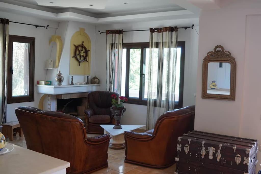 Villa Aspalathus Red, Pool and Panoramic Views to fulfil your Aegean memories