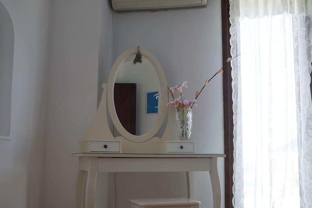 Villa Aspalathus Red, Pool and Panoramic Views to fulfil your Aegean memories