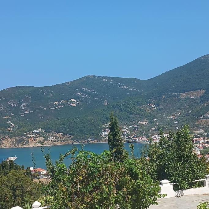 Villa Aspalathus Red, Pool and Panoramic Views to fulfil your Aegean memories
