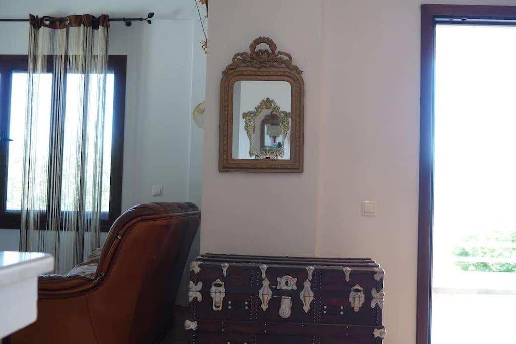 Villa Aspalathus Red, Pool and Panoramic Views to fulfil your Aegean memories