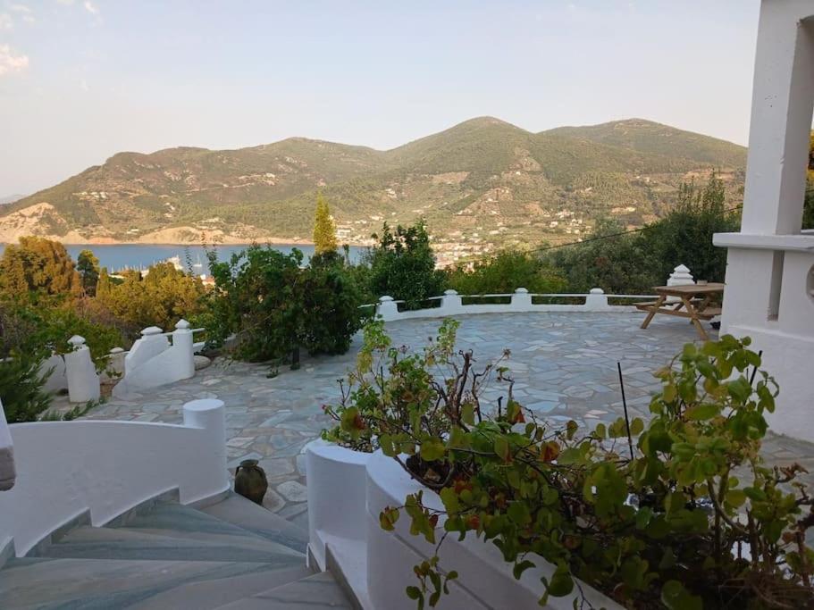 Villa Aspalathus Red, Pool and Panoramic Views to fulfil your Aegean memories