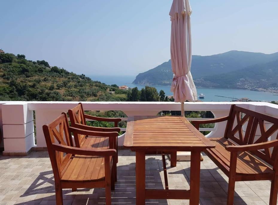 Villa Aspalathus Red, Pool and Panoramic Views to fulfil your Aegean memories