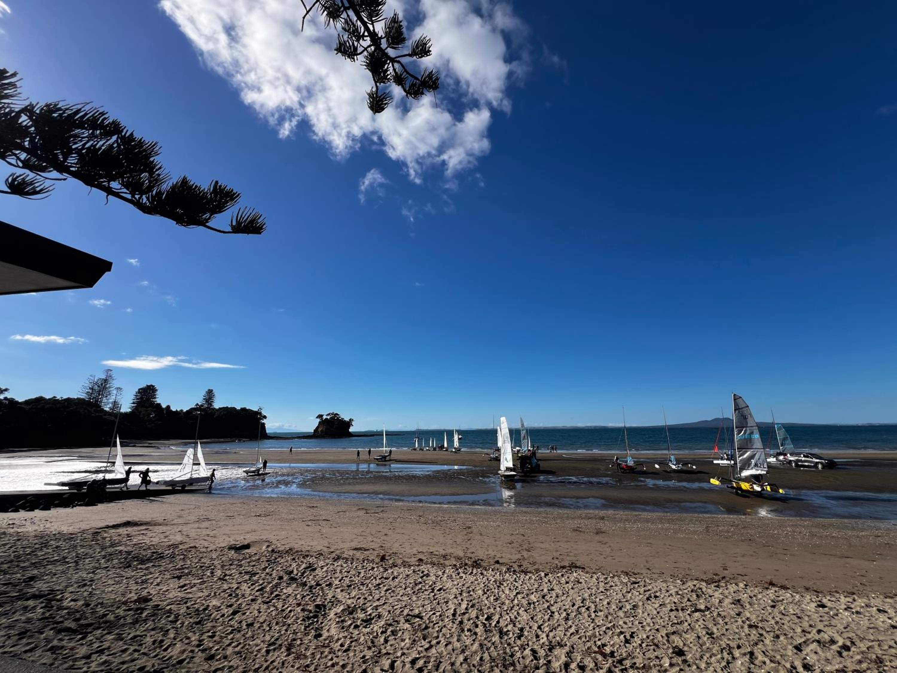 Waiake Beach Apartments view 5