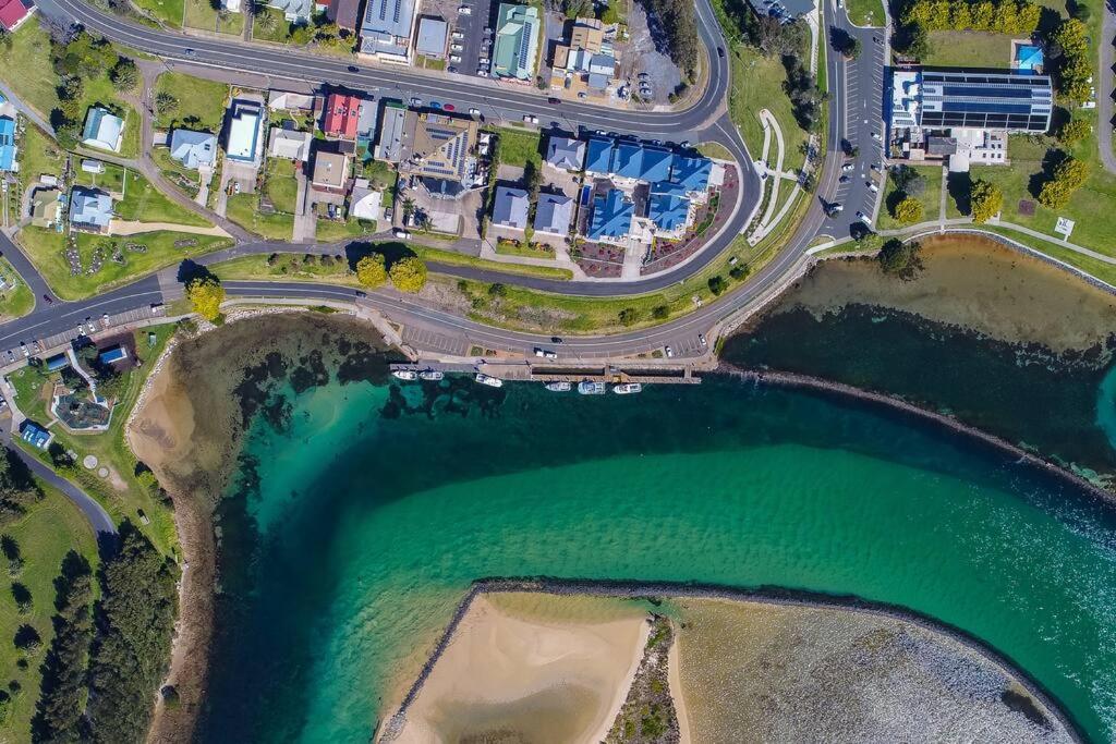 Cooringle by the Sea
